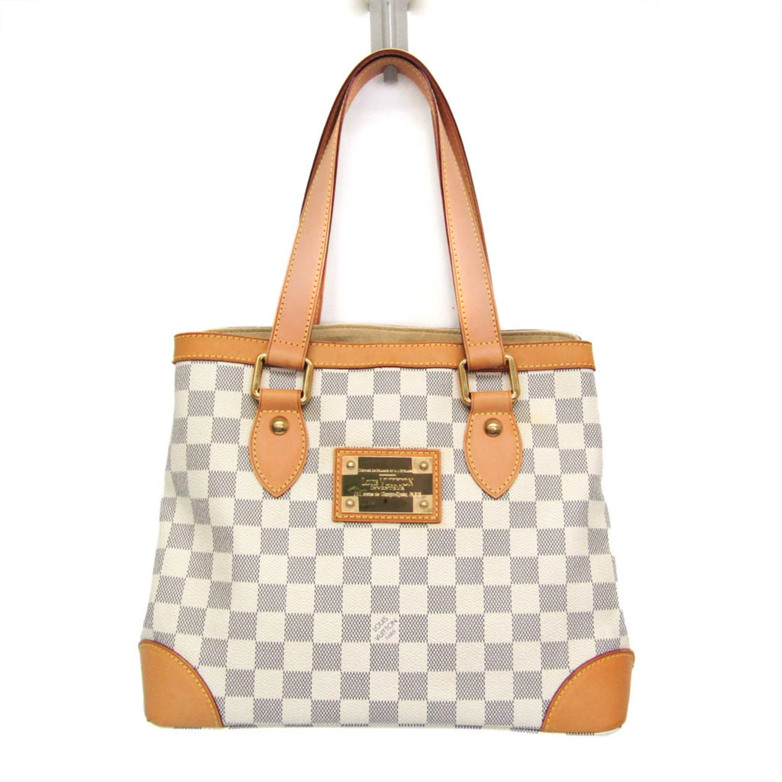 Louis Vuitton Handbag Damier Canvas: Louis Vuitton Handbag Damier Canvas Damier Canvas handbag in Azur, featuring a classic design with hook closure and multiple pockets for organization. This Louis Vuitton bag boasts a durable damier ca