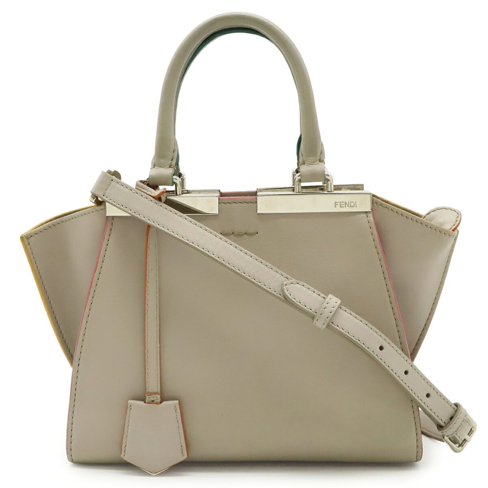 Handbag Leather Fendi Shoulder: Handbag Leather Fendi Shoulder Fendi Handbag Leather Shoulder Bag in Beige. This used Fendi shoulder bag features high-quality leather and measures 17cm x 21.5cm x 10.5cm, with visible scratches and