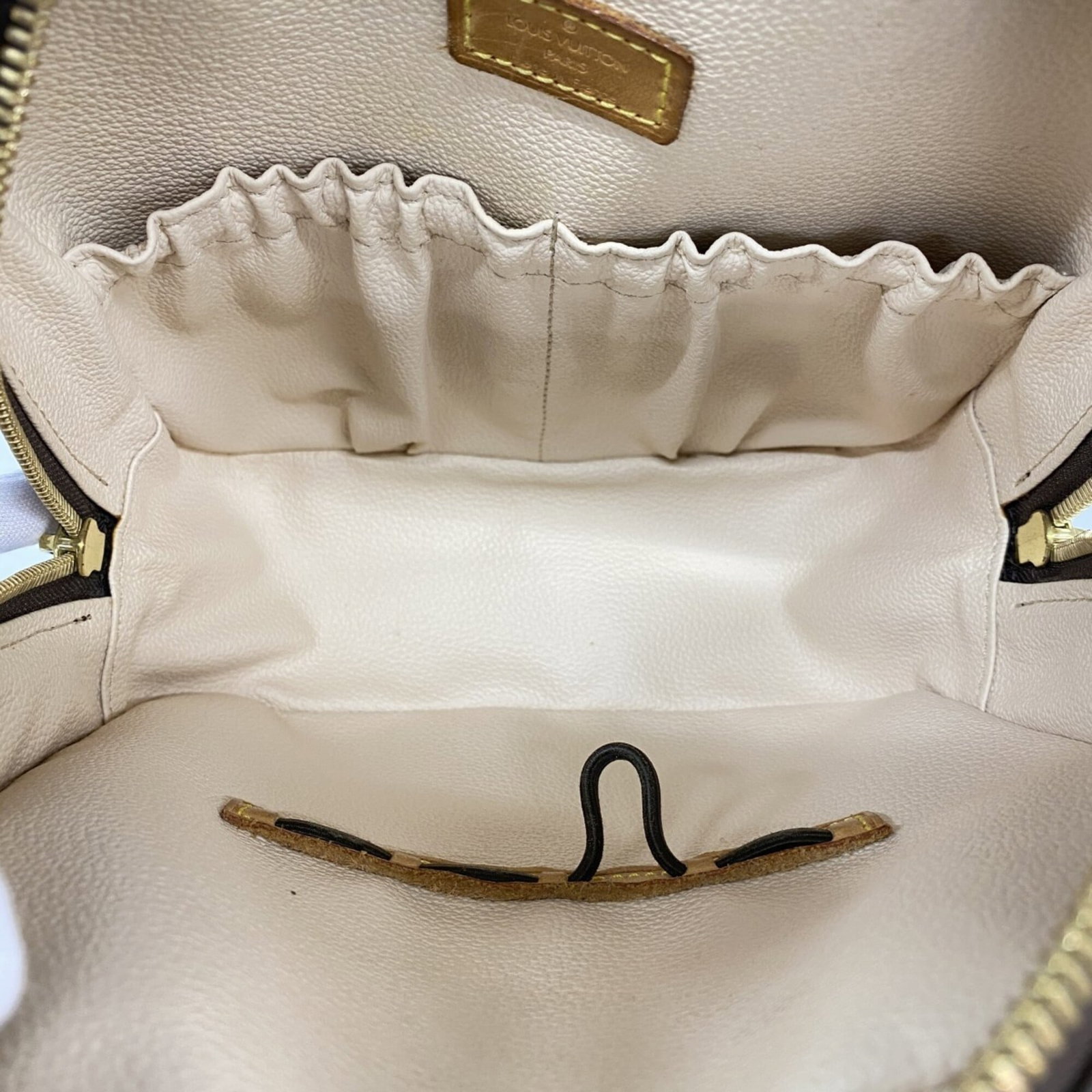 Louis Vuitton Handbag - 4