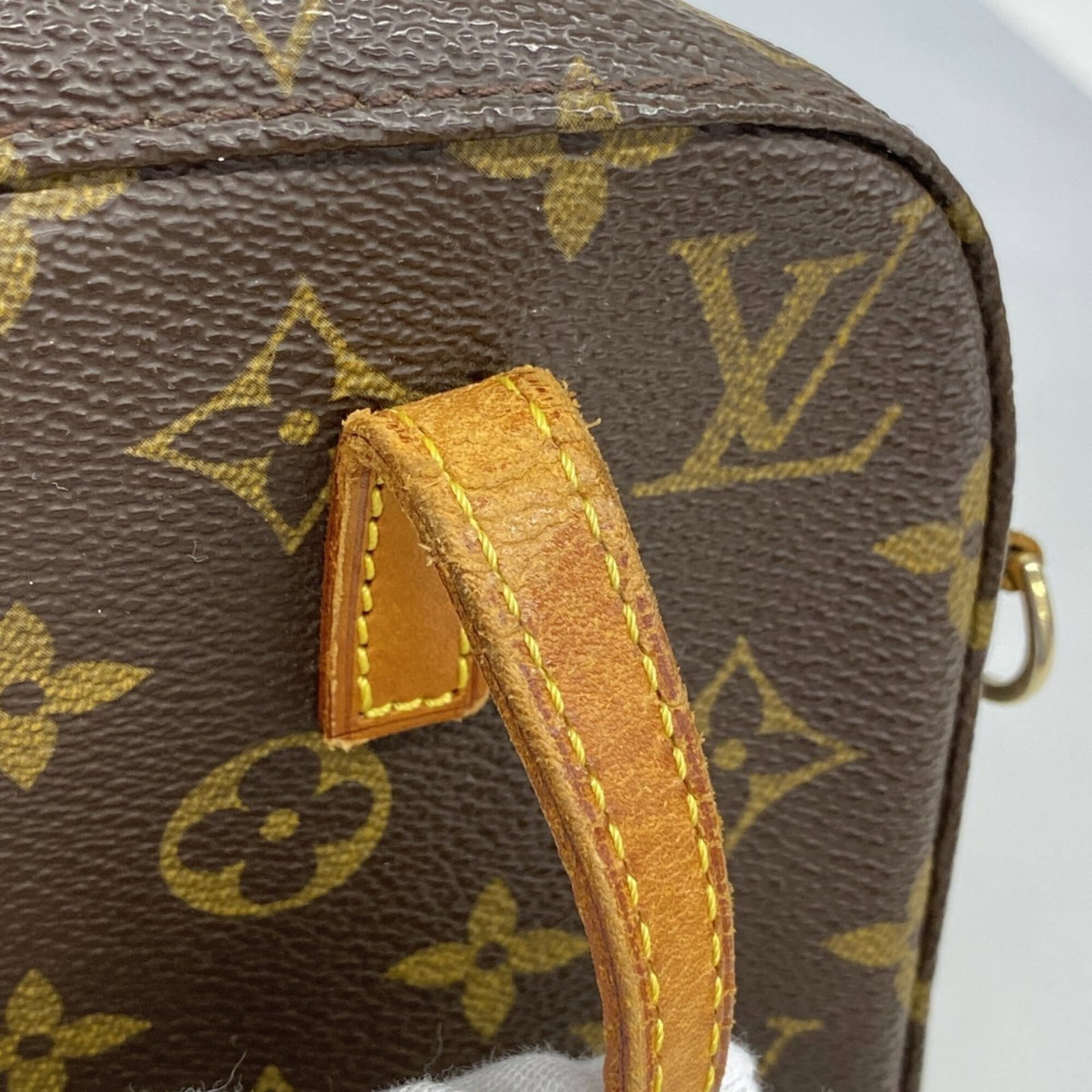 Louis Vuitton Handbag - 7
