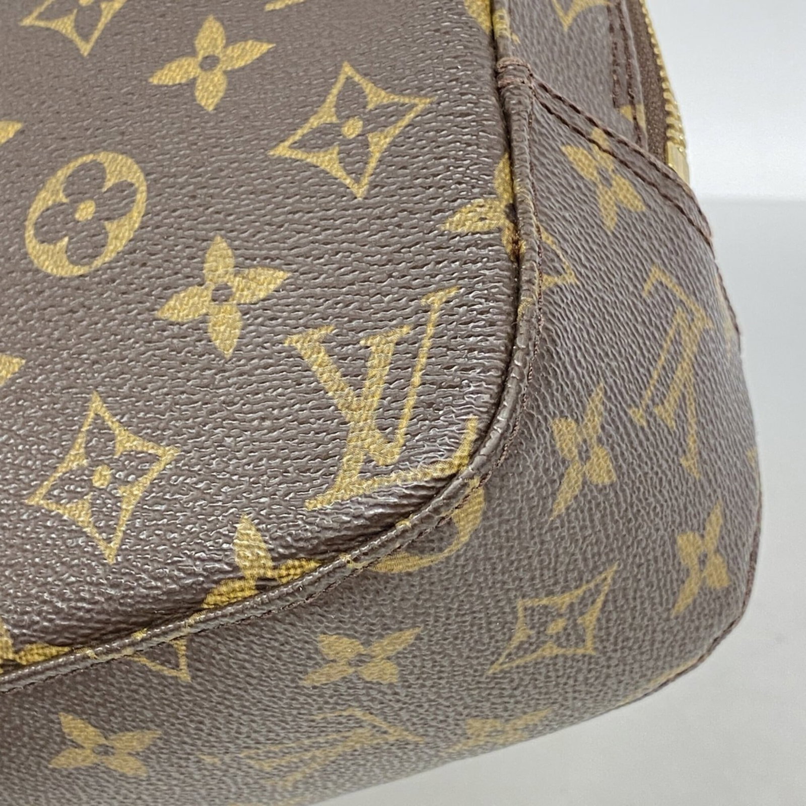 Louis Vuitton Handbag - 8