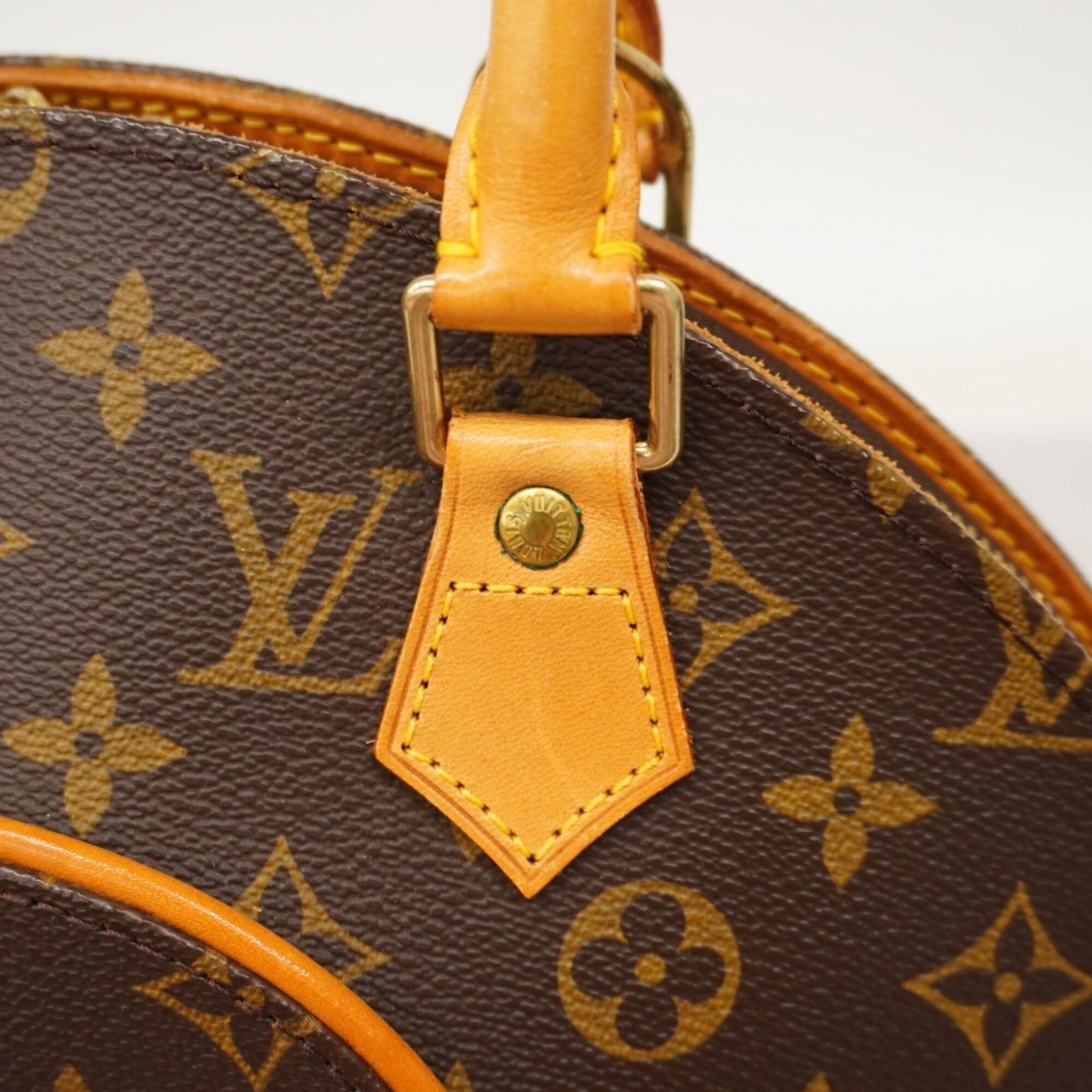 Louis Vuitton Handbag - 11