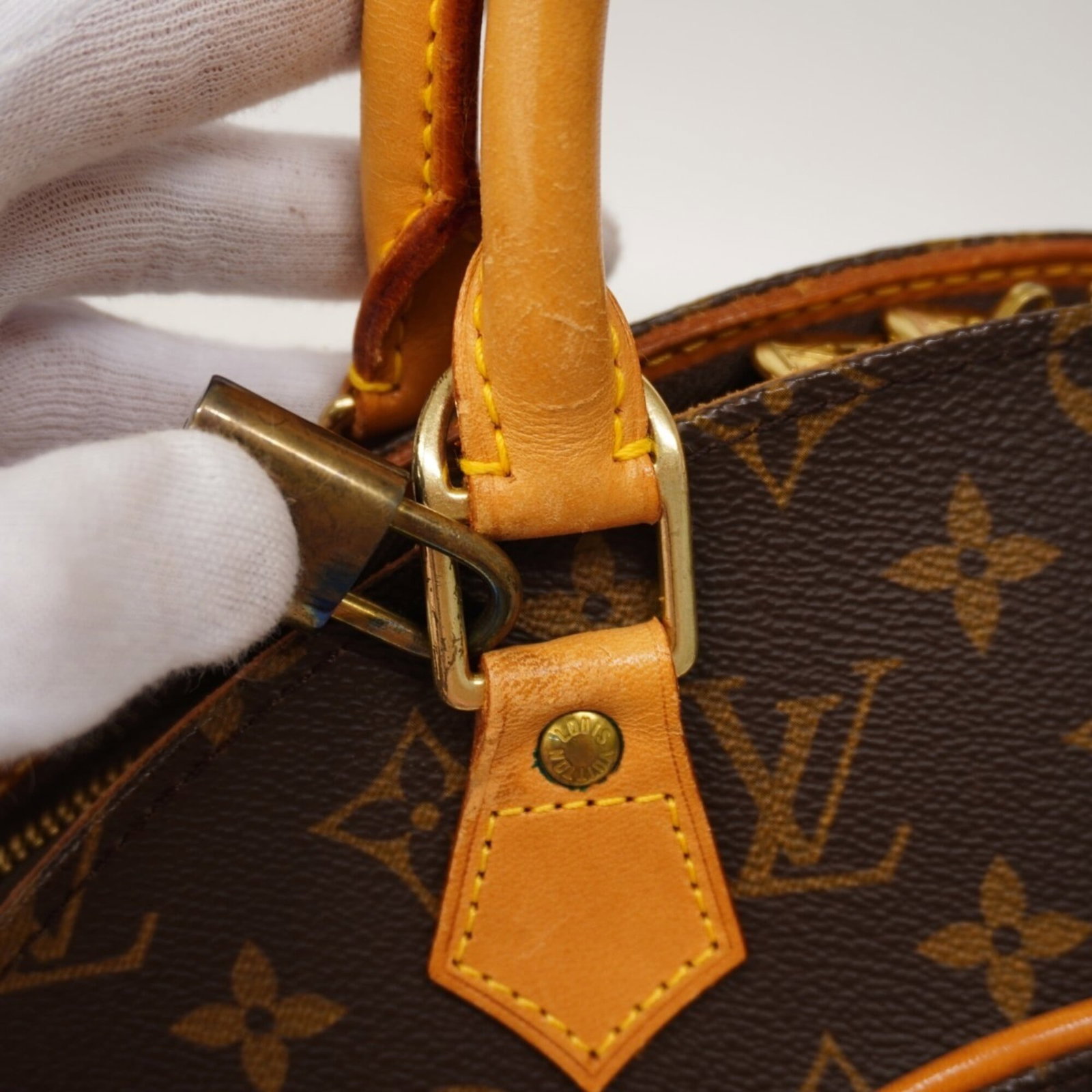 Louis Vuitton Handbag - 6