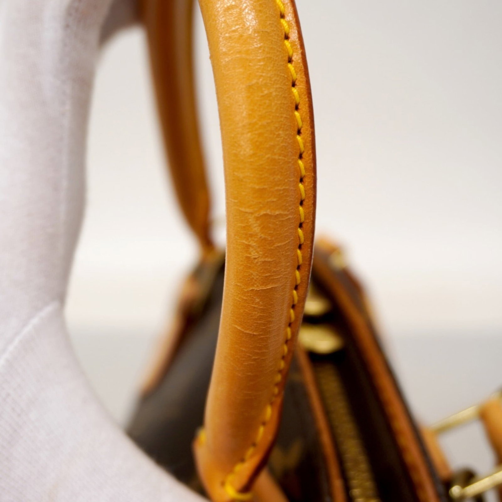 Louis Vuitton Handbag - 7