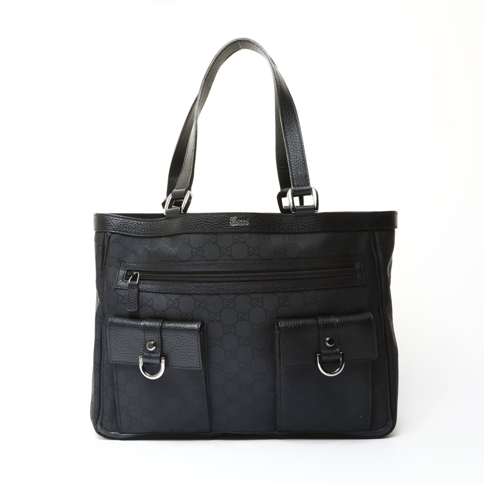 Gucci Handbag: Gucci Handbag This Gucci handbag features a sleek black design with visible traces of usage, scratches, and dirt. Measuring 25.5cm x 32cm x 9cm, it boasts a classic style that still holds its own toda