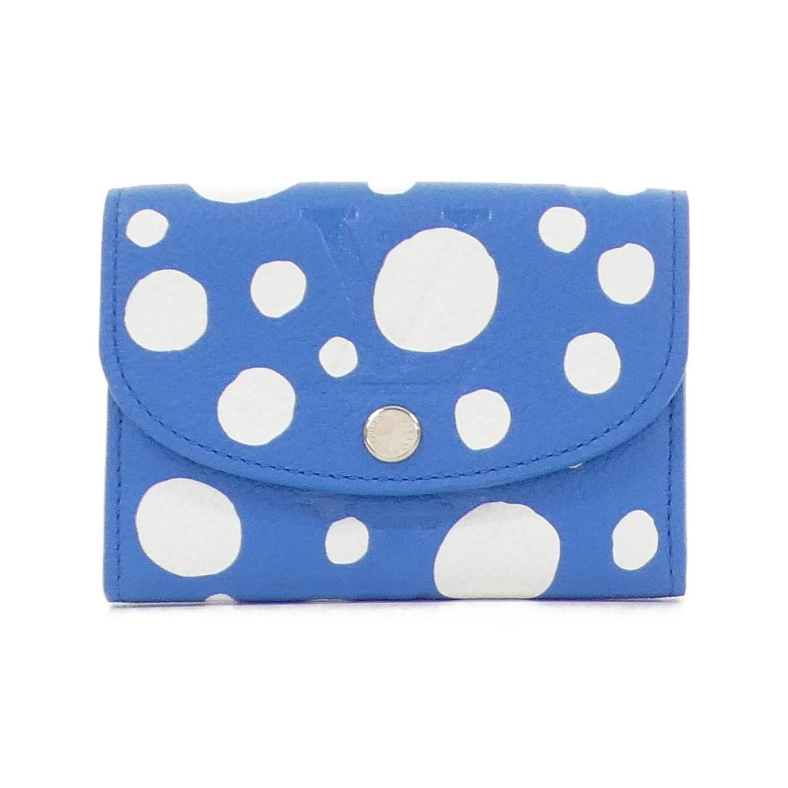Louis Vuitton Coin Purse/ Coin Case Leather: Louis Vuitton Coin Purse/ Coin Case Leather This Louis Vuitton Coin Purse features classic design with a timeless look. Made from high-quality calf leather, it has a subtle sheen and a sophisticated f