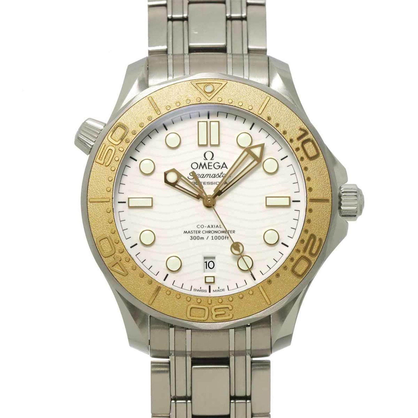 Omega Wristwatch: Omega Wristwatch Stainless steel and yellow gold (18K) combine in this 42mm Omega wristwatch, featuring a white dial. The watch has some minor scratches and dirt, but remains in very good condition