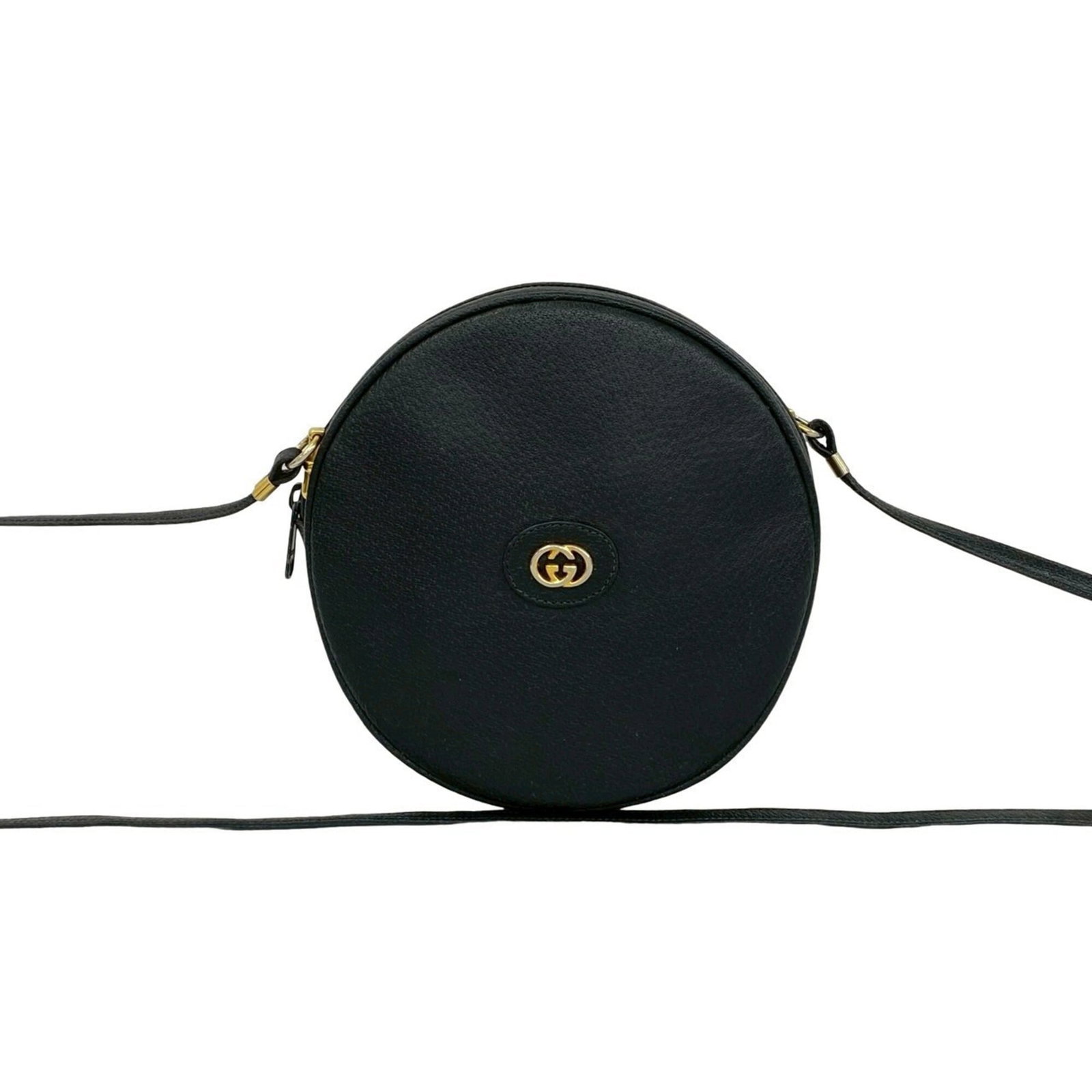 Gucci leather pochette bag shoulder: Gucci leather pochette bag shoulder Gucci leather pochette bag shoulder in black, featuring a classic design with a small size and subtle scratches from previous use. The bag's condition reflects its 