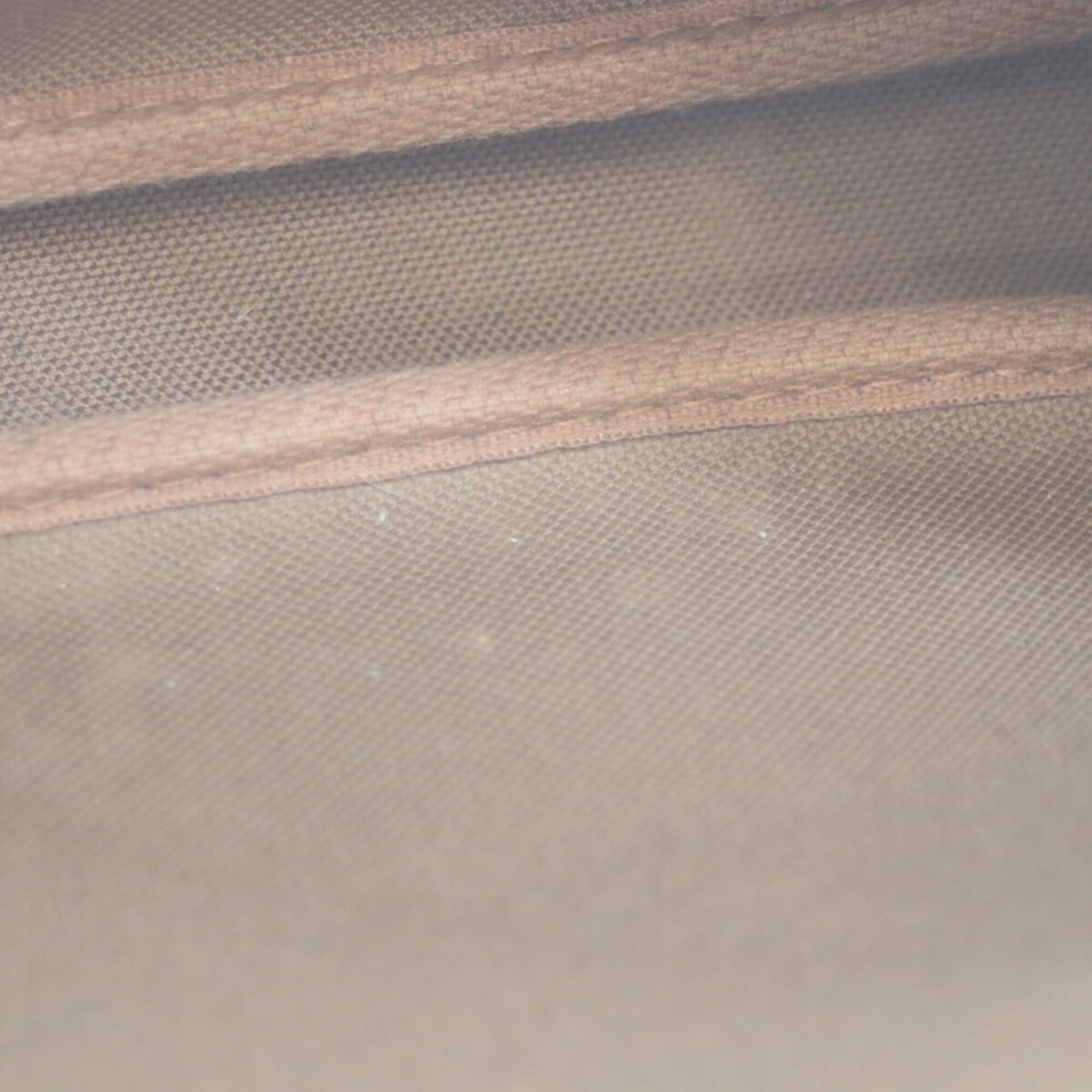 Louis Vuitton Handbag - 11