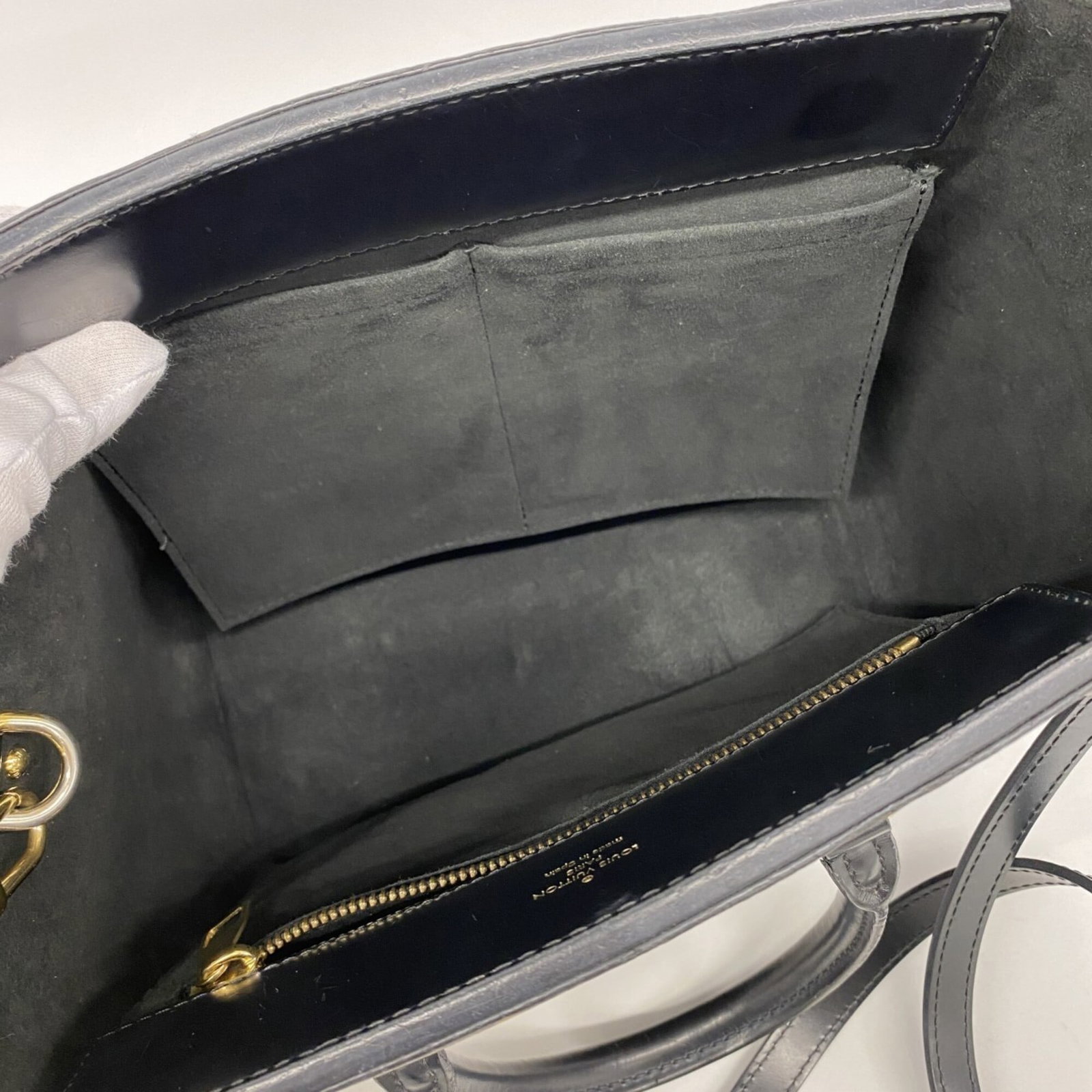 Louis Vuitton Handbag - 4