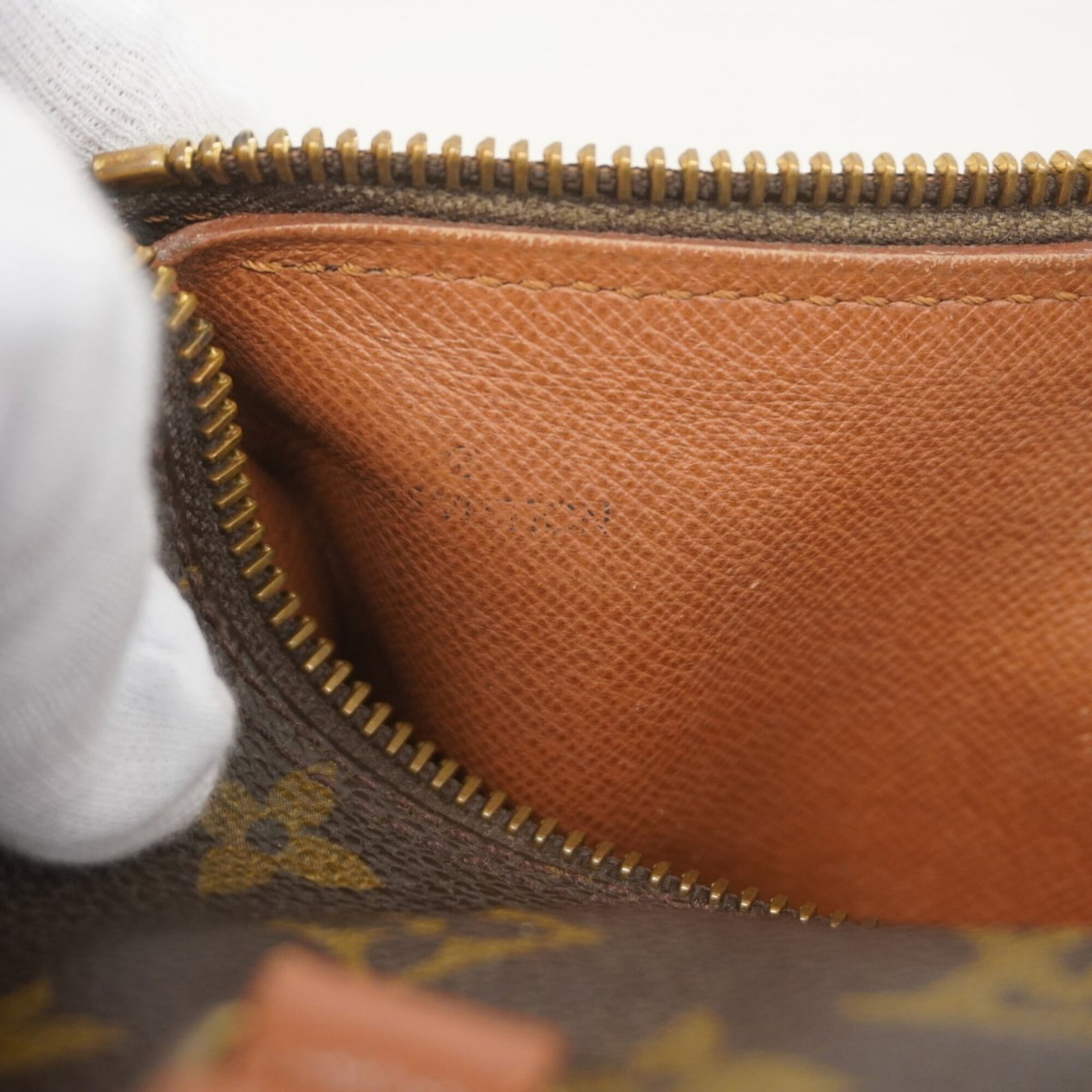 Louis Vuitton Handbag - 5