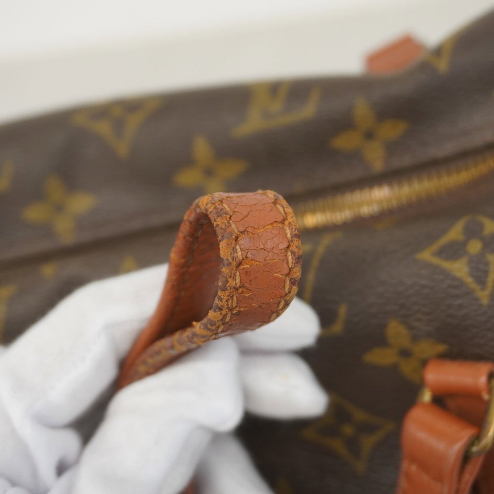 Louis Vuitton Handbag - 7