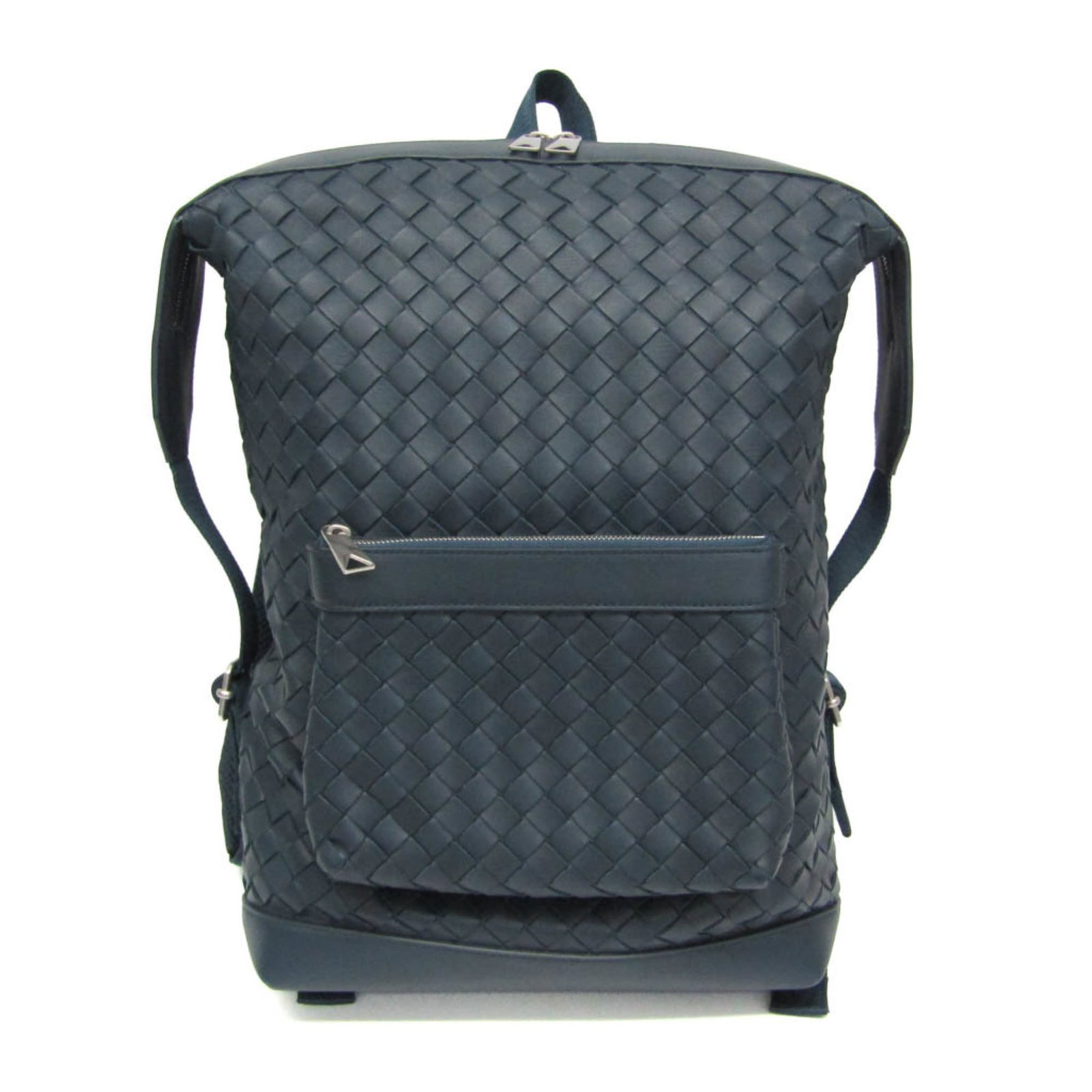 Bottega Veneta Backpack Leather: Bottega Veneta Backpack Leather Navy Bottega Veneta backpack leather with a classic design, featuring a zipper closure and open pocket. The bag boasts a timeless look with its signature interlocking B