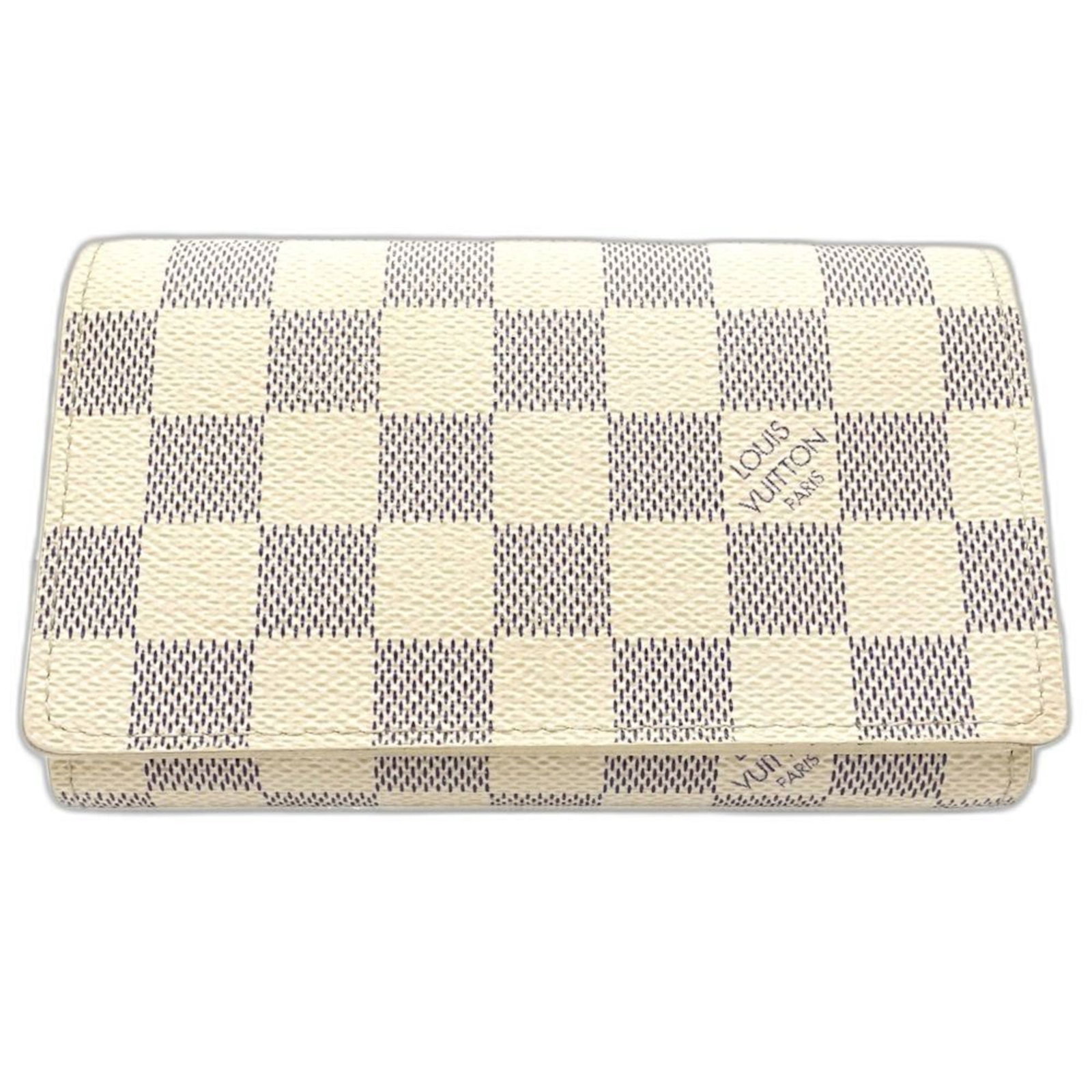Louis Vuitton Wallet (Bi-Fold) Damier Azur: Louis Vuitton Wallet (Bi-Fold) Damier Azur Damier Azur, the iconic Louis Vuitton pattern, adds a touch of elegance to this bi-fold wallet. With its classic design and timeless appeal, this Damier