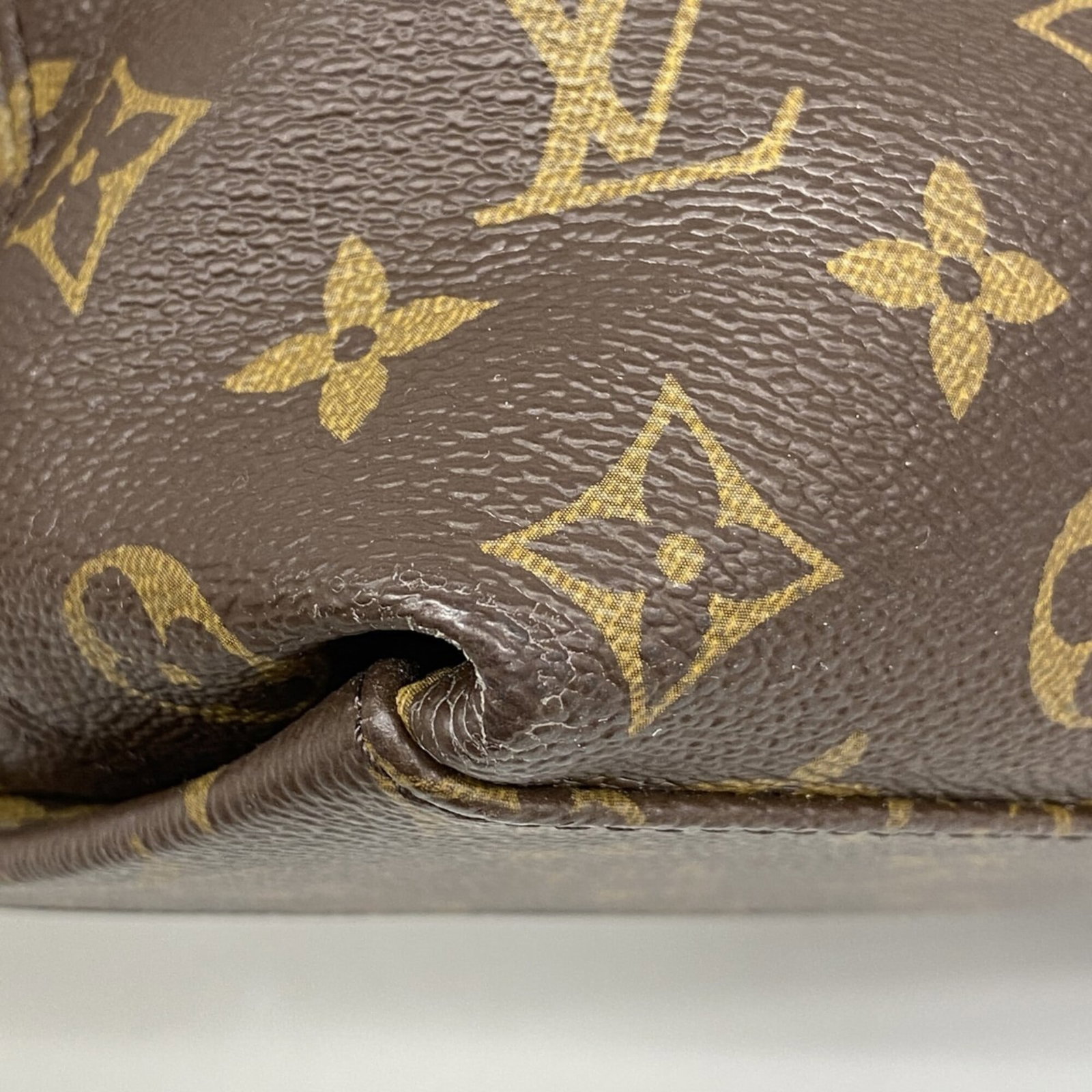 Louis Vuitton Handbag - 6