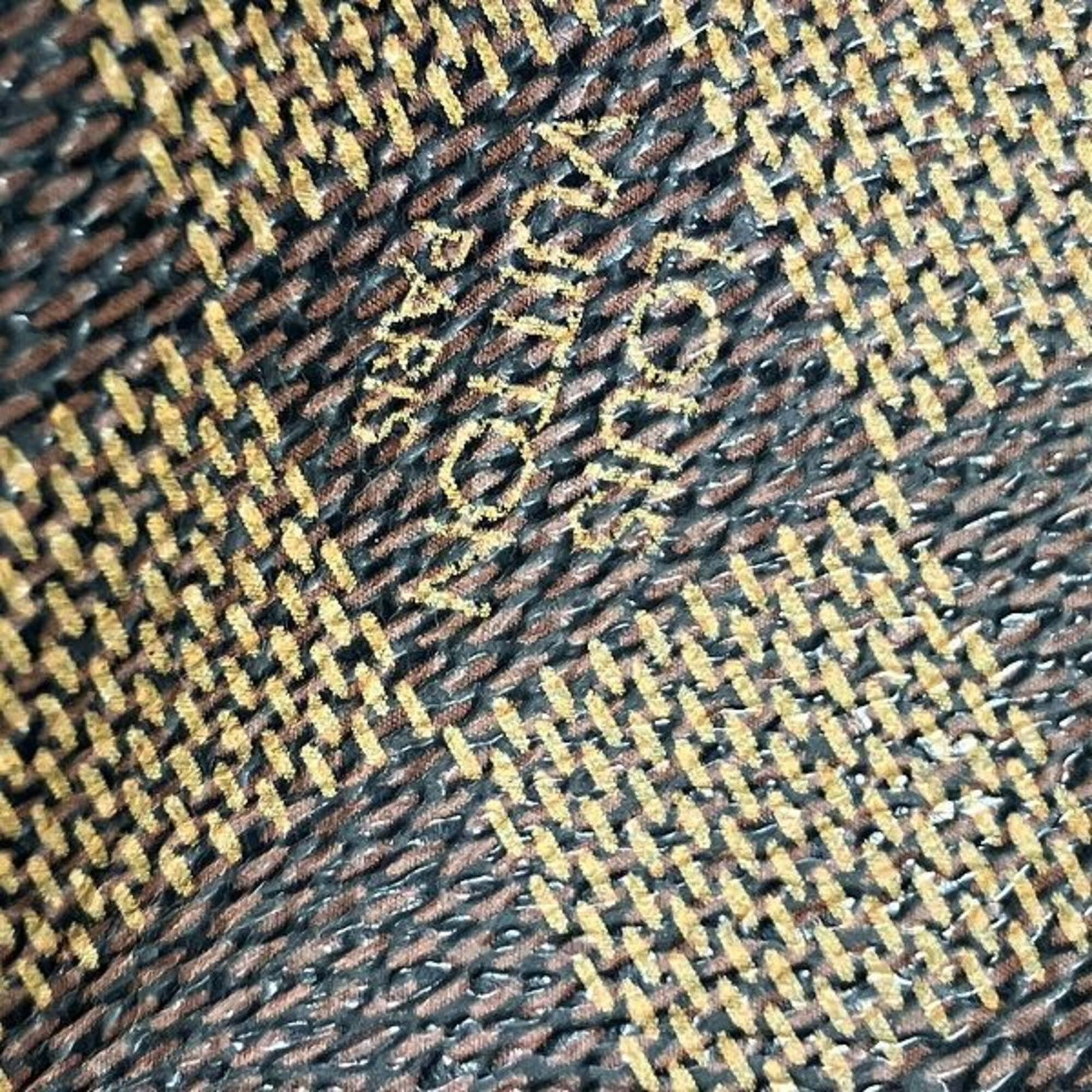 Louis Vuitton Handbag - 8