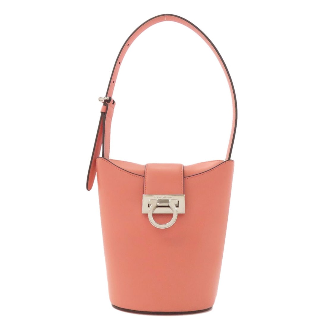 Salvatore Ferragamo Trifoglio Leather Handbag Gancinihardware: Salvatore Ferragamo Trifoglio Leather Handbag Gancinihardware Pink leather Salvatore Ferragamo Trifoglio handbag with Gancini hardware. This iconic design showcases the brand's signature style,