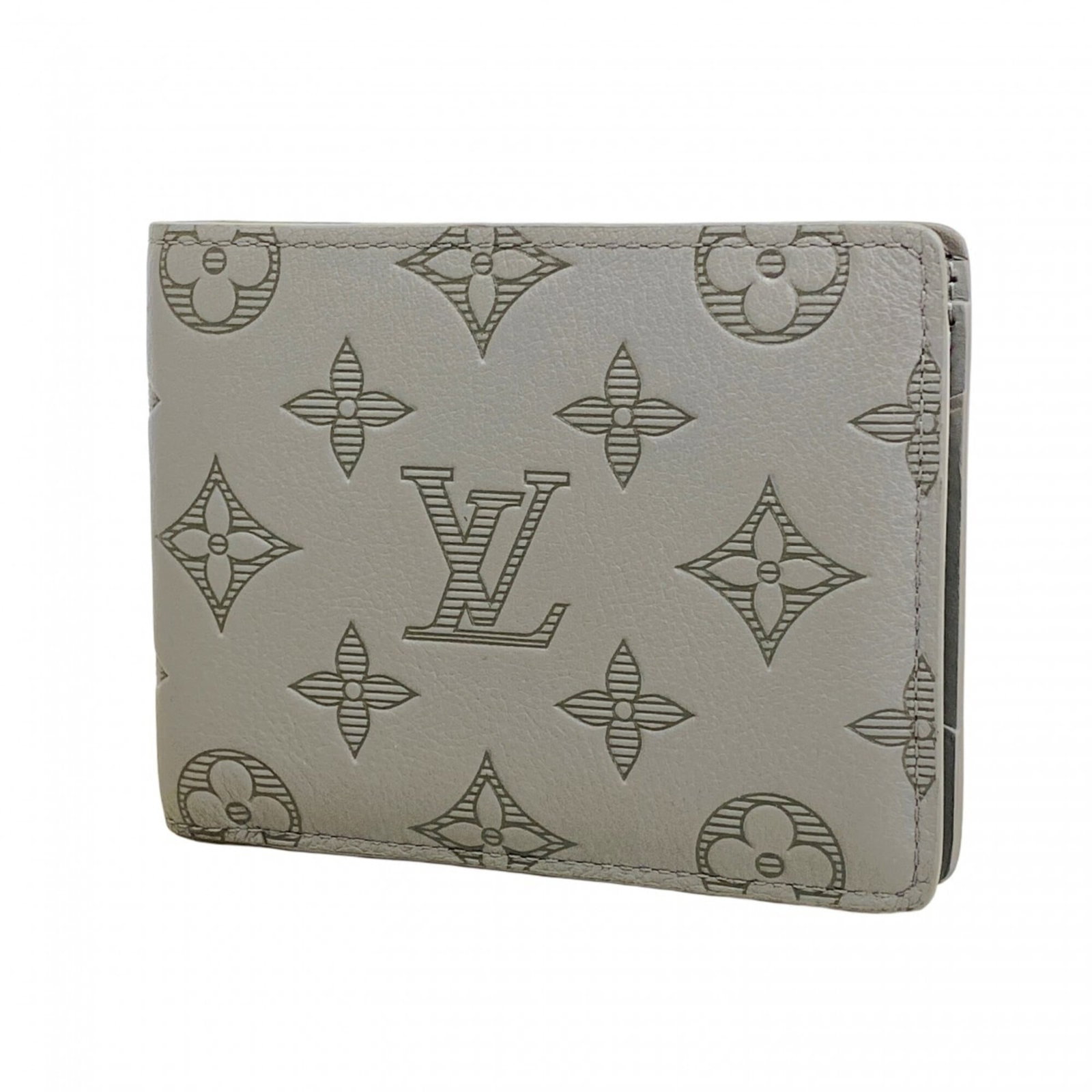 Louis Vuitton wallet bi fold: Louis Vuitton wallet bi fold Gray Louis Vuitton bi-fold wallet with classic design, measuring 9cm x 12cm x 1.5cm, bearing traces of usage and minor scratches. The item's condition reflects its used
