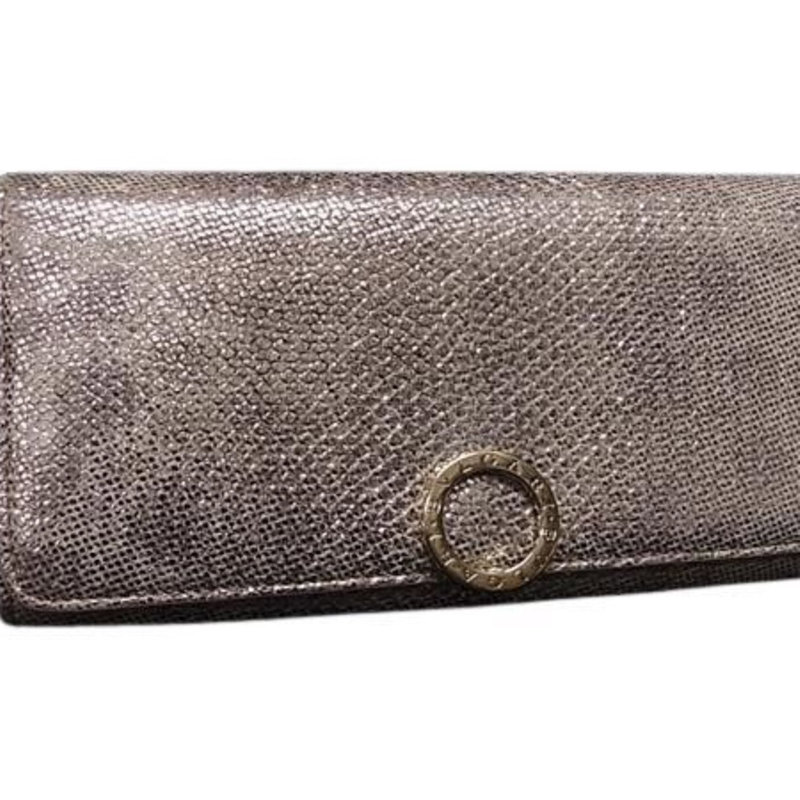Bvlgari Long Wallet (Bi-Fold) Leather: Bvlgari Long Wallet (Bi-Fold) Leather Bvlgari Long Wallet (Bi-Fold) Leather, a stylish and functional accessory, features a classic bi-fold design with high-quality beige leather. The wallet measures