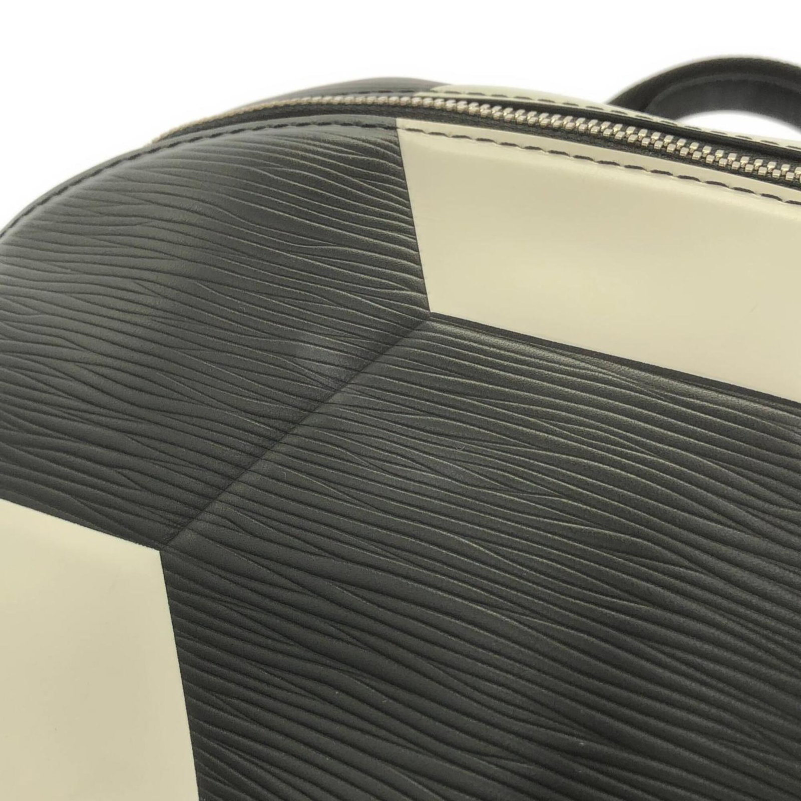 Leather Louis Vuitton Backpack - 5