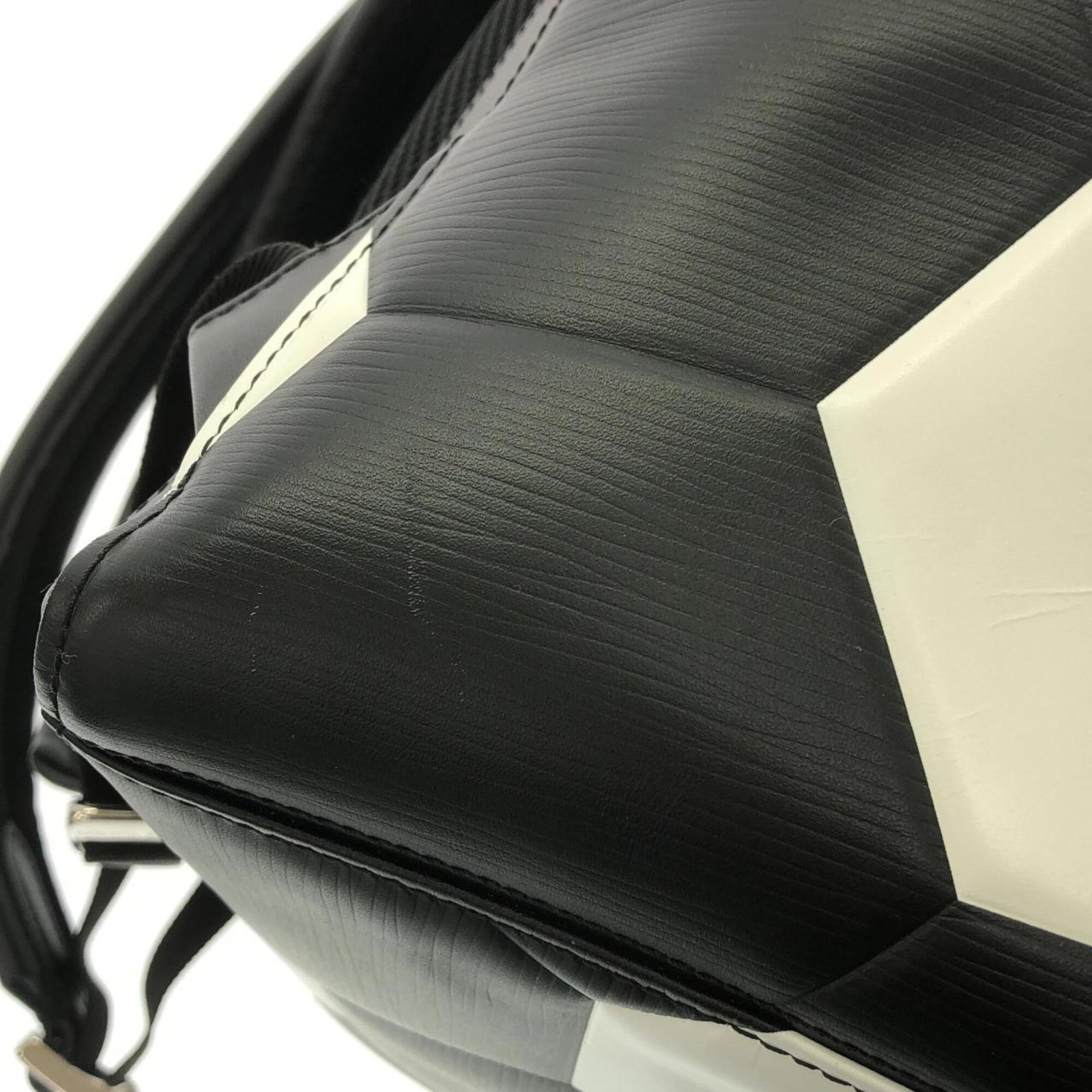 Leather Louis Vuitton Backpack - 6
