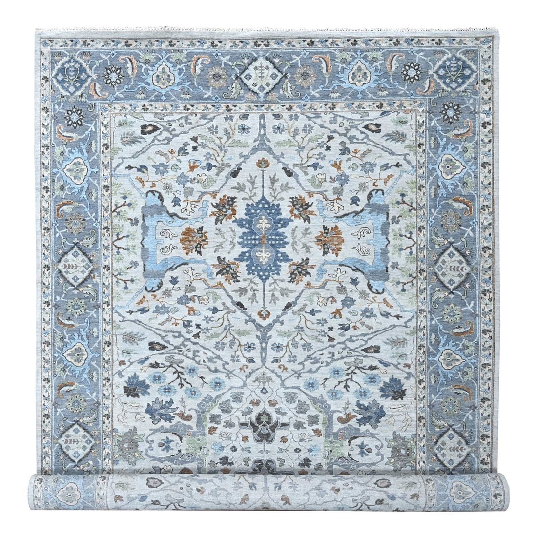 8'10"x16' White Oushak with Floral Motifs Hand Knotted Pure Wool Rug: 8'10"x16' White Oushak with Floral Motifs Hand Knotted Pure Wool Rug Hand-knotted in pure wool, this stunning 8'10"x16' White Oushak features intricate floral motifs against an ivory background. Made