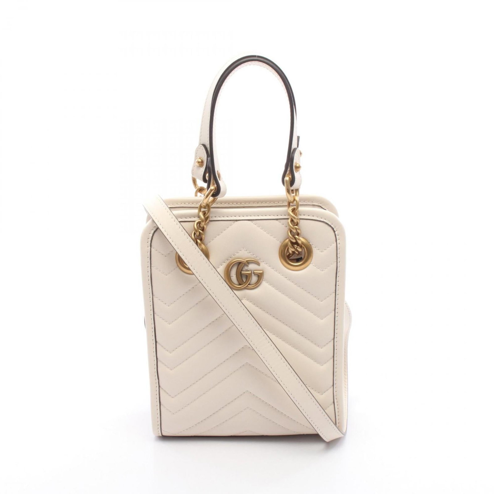 Handbag Leather Gucci: Handbag Leather Gucci White Gucci leather handbag with classic design, featuring a 34cm handle and 112cm strap length. Made from high-quality leather with some minor scratches and dirt, but overall