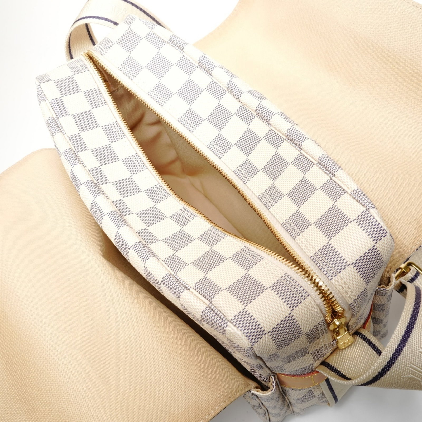Damier Azur Louis Vuitton Shoulder Bag - 10