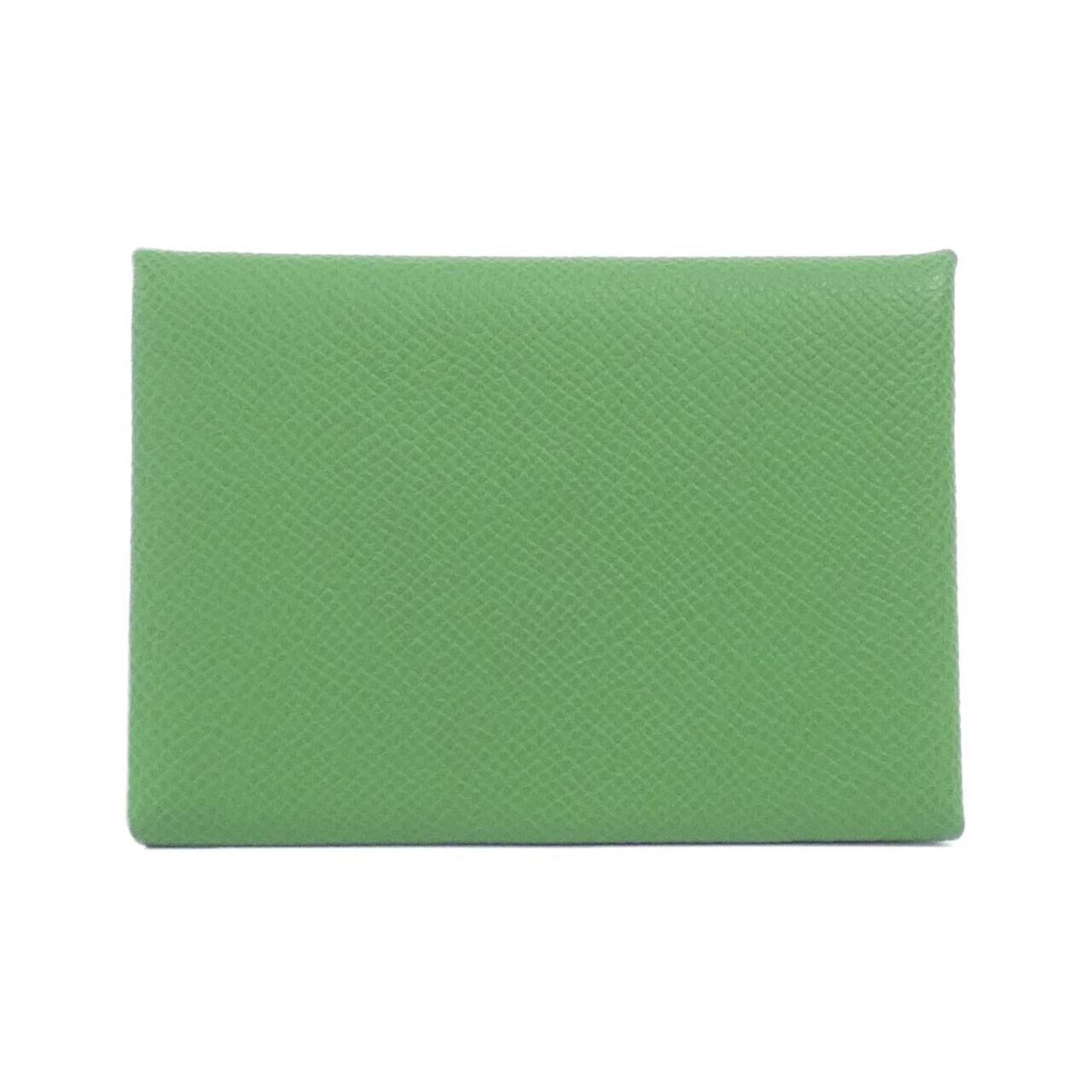 Epsom Leather Coin Purse Hermes: Epsom Leather Coin Purse Hermes Epsom Leather Coin Purse from Hermes boasts a unique green hue, adding a touch of sophistication to any accessory collection. Made from high-quality Epsom leather,