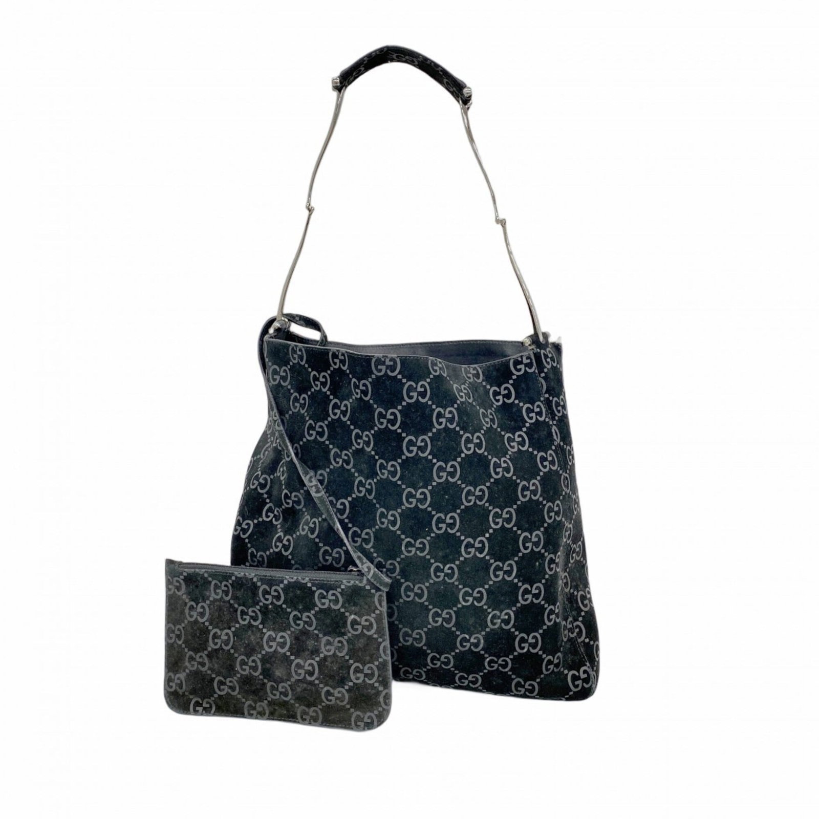 Shoulder Bag Suede Gucci: Shoulder Bag Suede Gucci Suede shoulder bag from Gucci, featuring black suede material and silver hardware. The bag measures 29cm x 33cm x 8cm and shows traces of usage with scratches / dirt visible