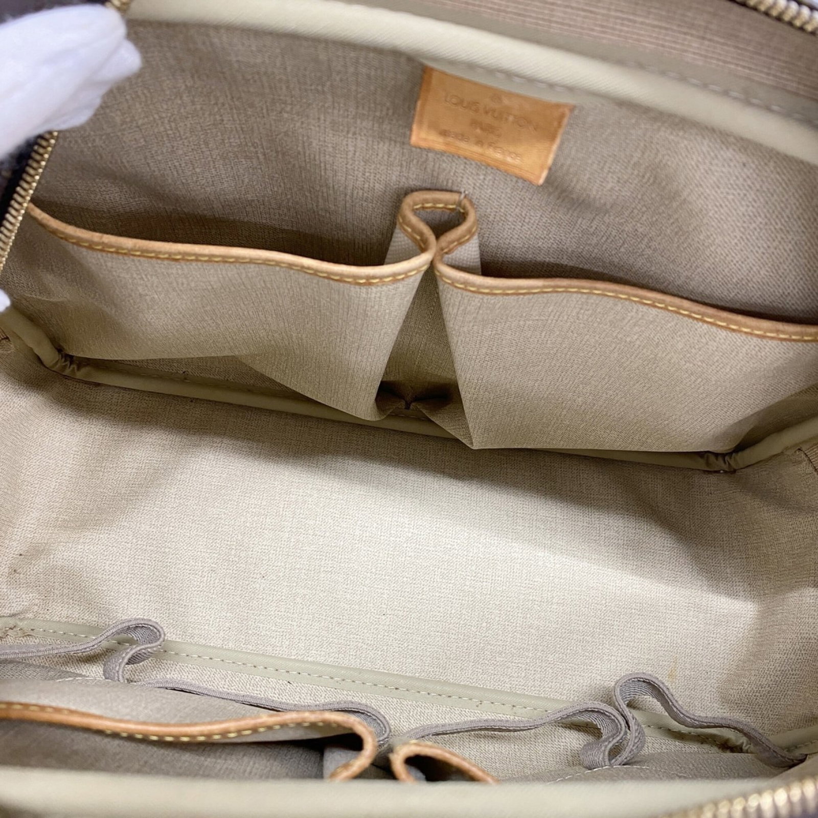 Louis Vuitton Handbag - 4