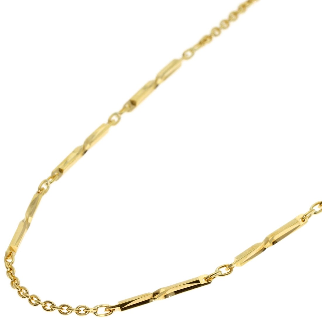 K18 Yellow Gold Necklace Design 4.3G: K18 Yellow Gold Necklace Design 4.3G K18 Yellow Gold Necklace Design 4.3G features a beautiful design crafted from high-quality K18 yellow gold, measuring 16.5 inches in length. This necklace boasts