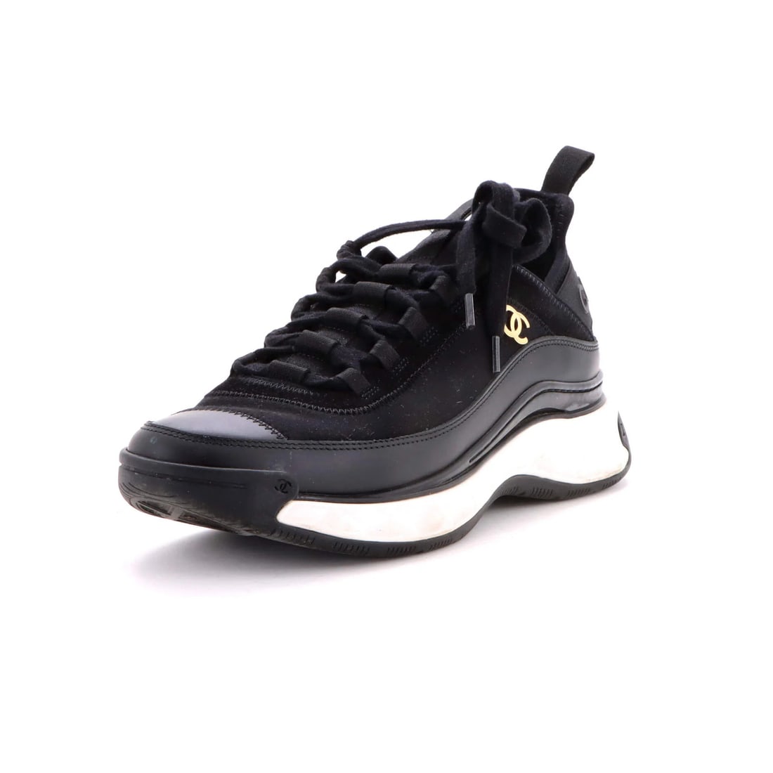Sneakers women's suede cap logo mixed fibers cc chanel: Sneakers women's suede cap logo mixed fibers cc chanel Black CC Cap Toe Logo Sneakers with Suede and Mixed Fibers Upper, featuring a classic design and gold tone hardware. The shoes have a very good