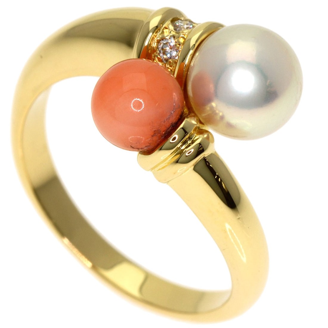 K18 Yellow Gold Pearl Diamond Mikimoto Ring Coral: K18 Yellow Gold Pearl Diamond Mikimoto Ring Coral K18 Yellow Gold Pearl Diamond Mikimoto Ring Coral features a stunning pearl set in K18 yellow gold, showcasing the beauty of Mikimoto's