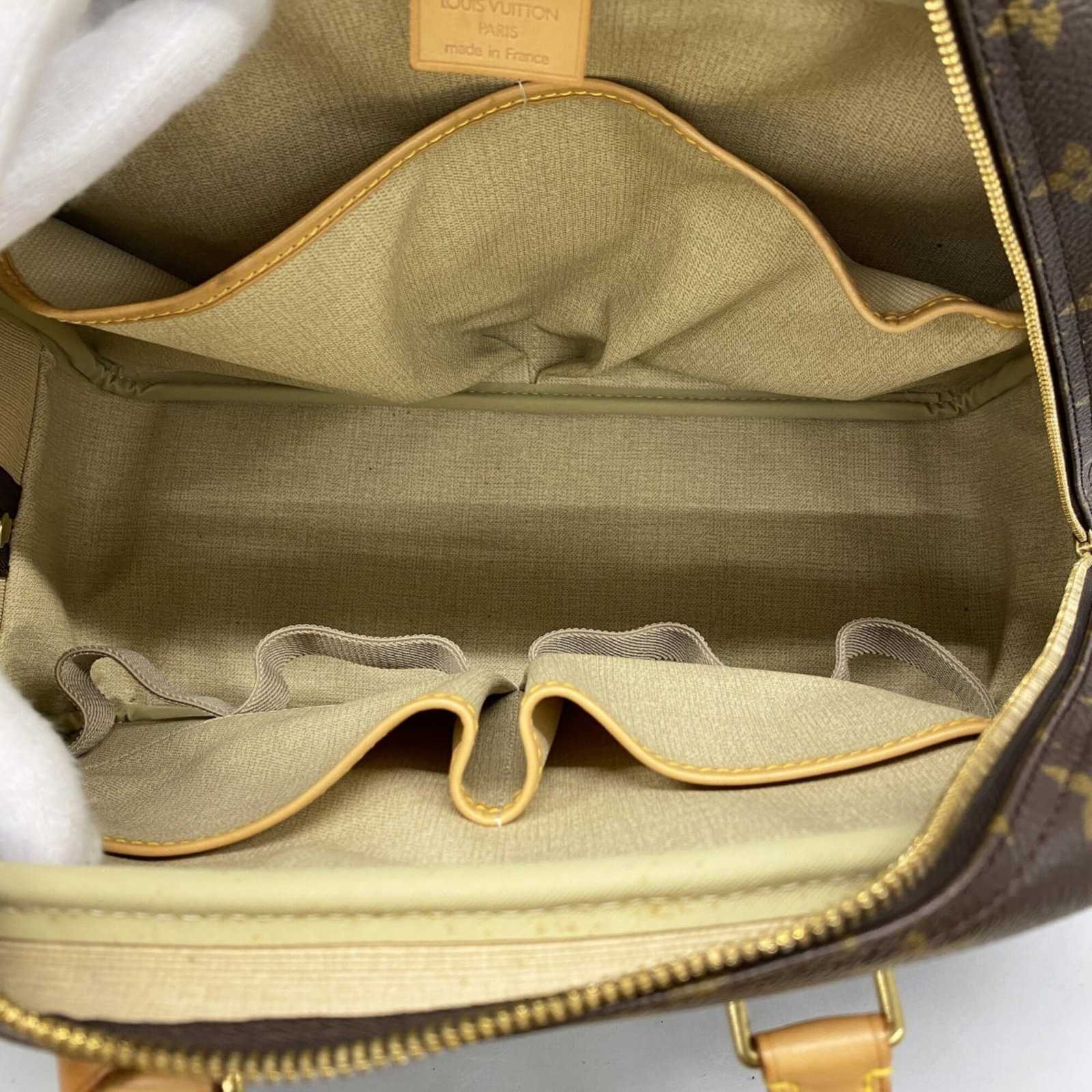 Louis Vuitton Handbag - 4
