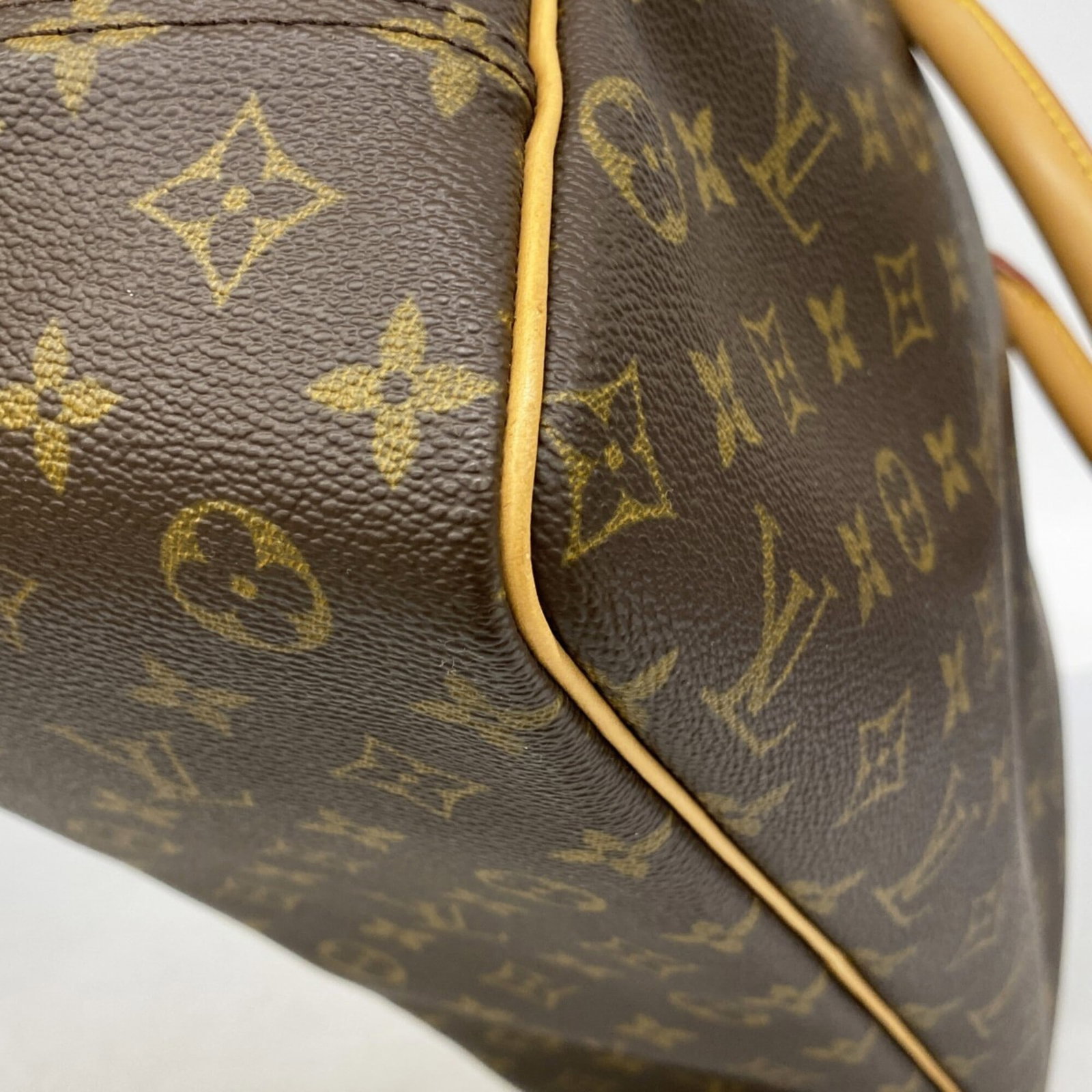 Louis Vuitton Handbag - 6