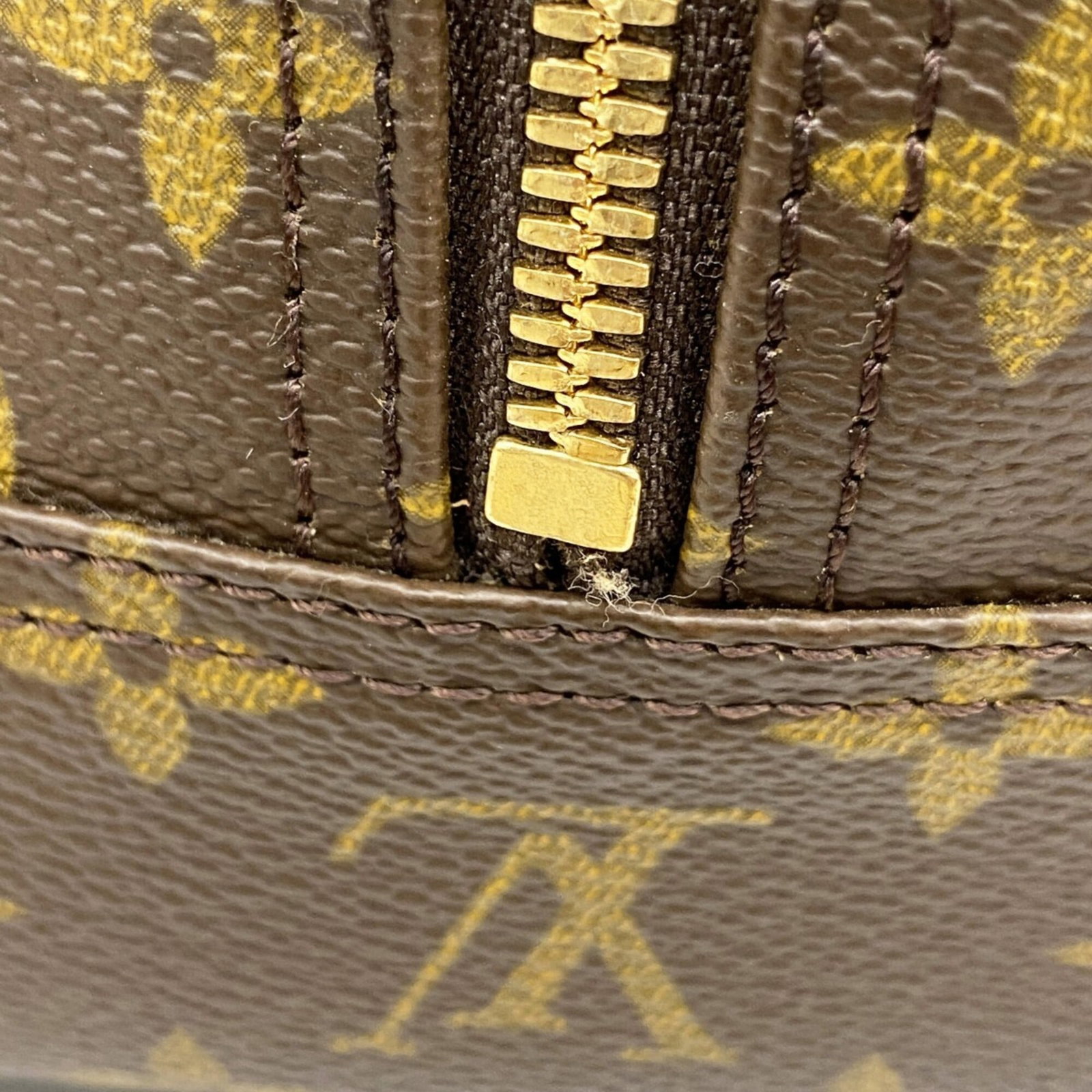 Louis Vuitton Handbag - 9