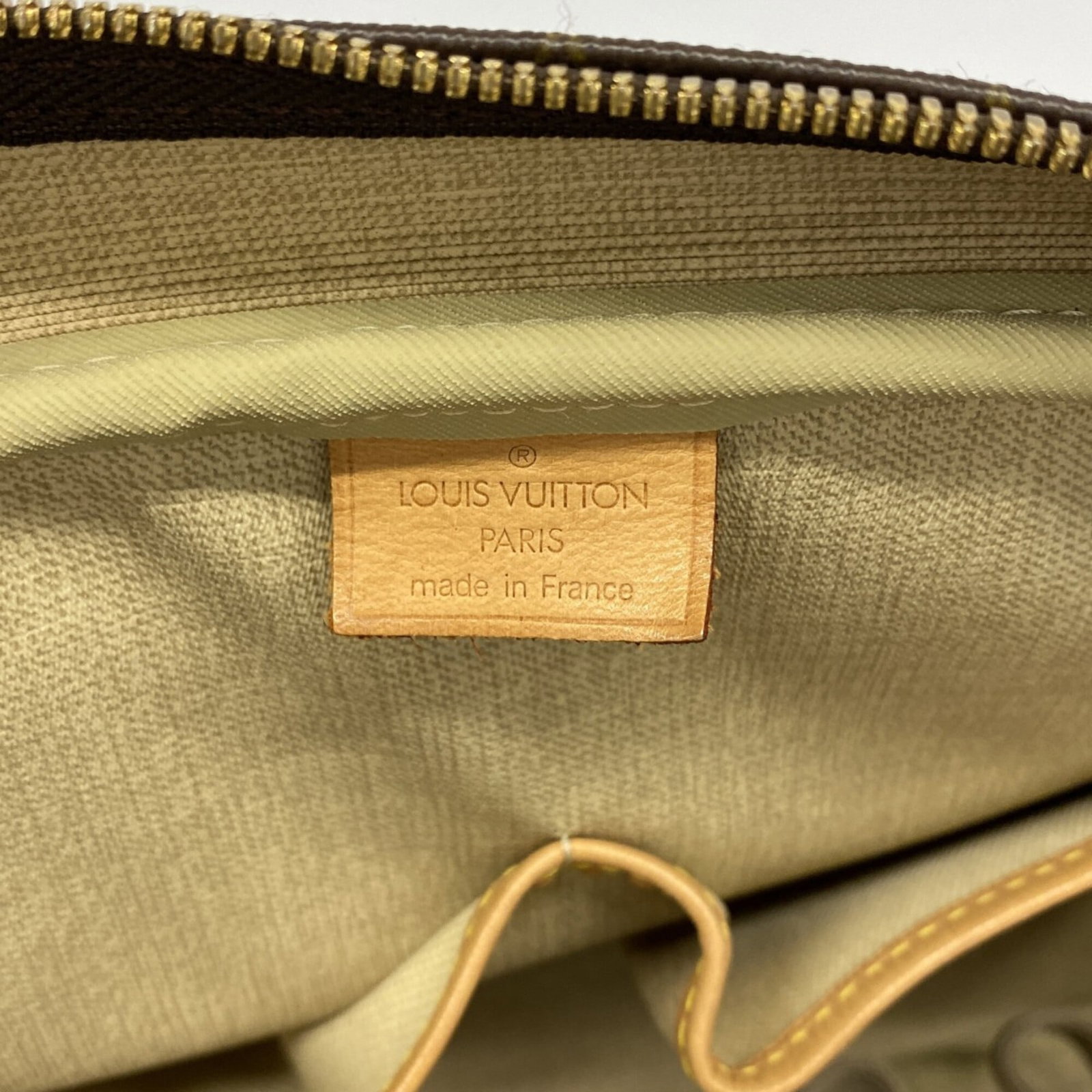 Louis Vuitton Handbag - 5