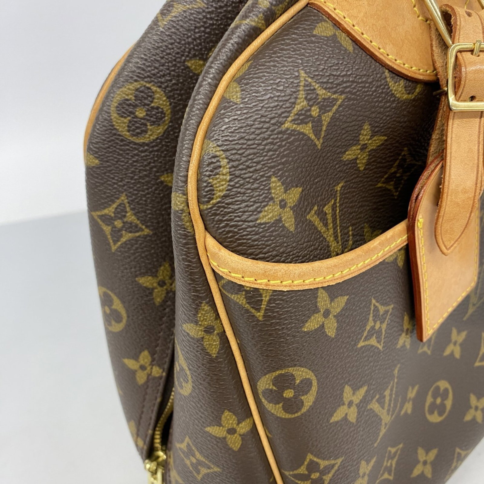 Louis Vuitton Handbag - 7