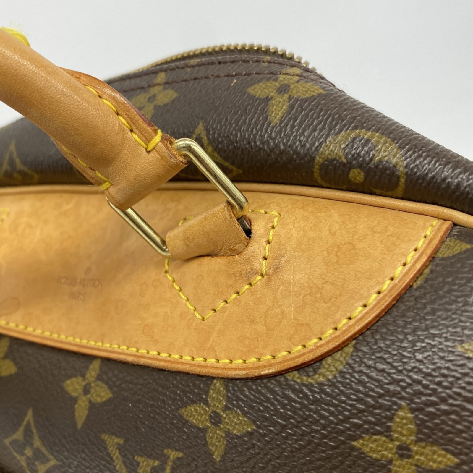 Louis Vuitton Handbag - 8