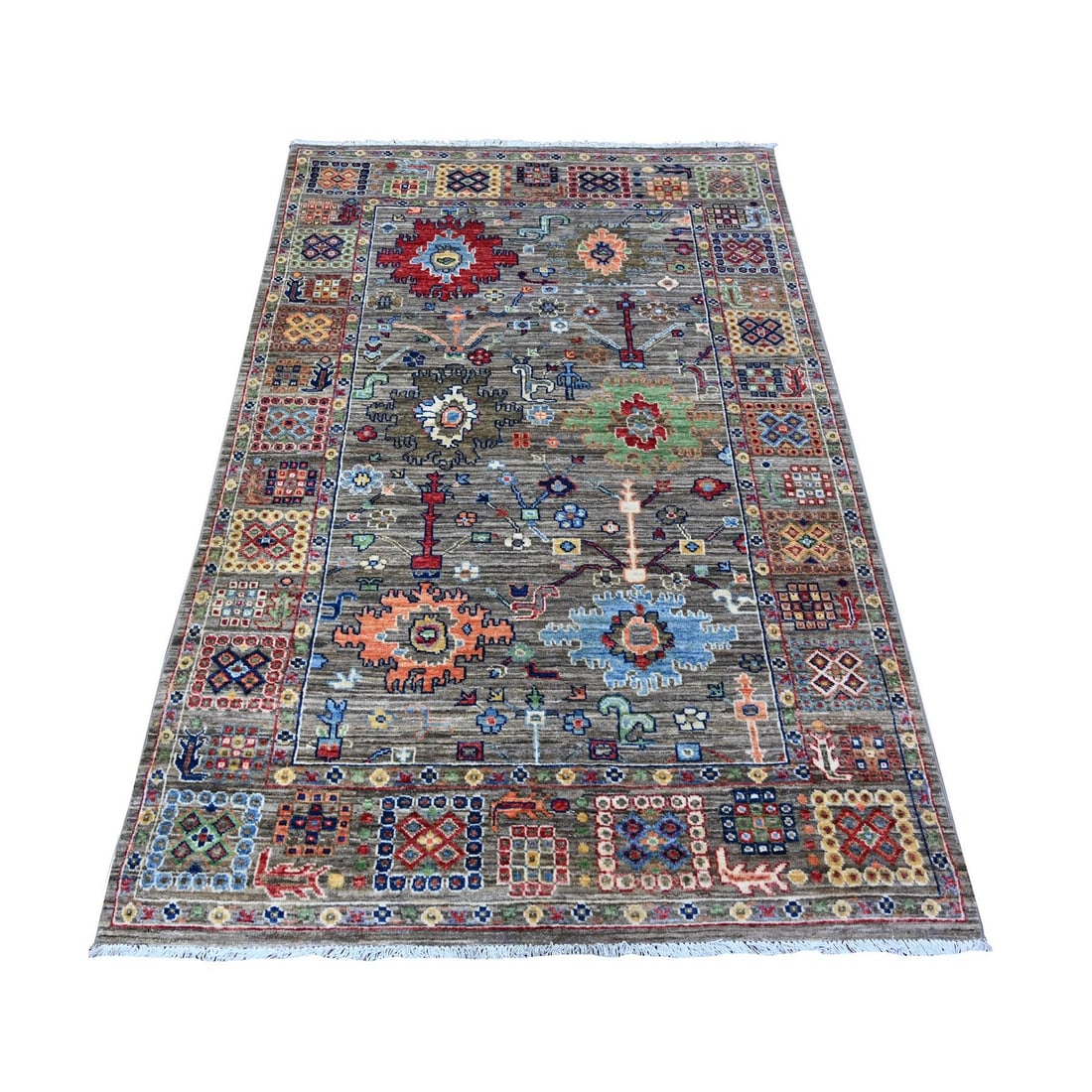 3'10"x5'9" Gray Ziegler Mahal Hand Knotted Vegetable Dyes Oriental Rug: 3'10"x5'9" Gray Ziegler Mahal Hand Knotted Vegetable Dyes Oriental Rug The Gray Ziegler Mahal Hand Knotted Vegetable Dyes Oriental Rug boasts a stunning rectangular field with a subtle grey color and