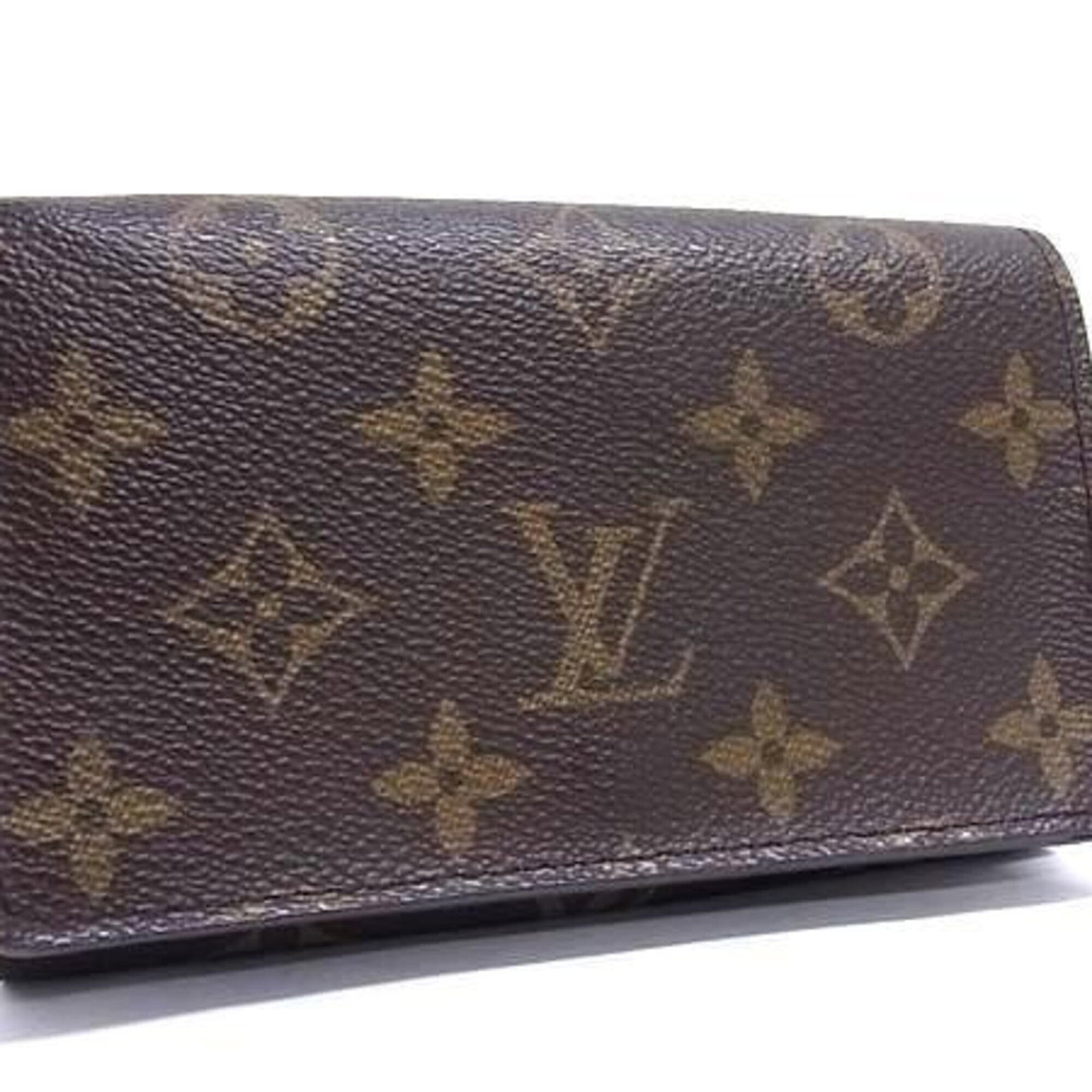 Louis Vuitton Wallet (Bi-Fold) Monogram: Louis Vuitton Wallet (Bi-Fold) Monogram Used Louis Vuitton Wallet (Bi-Fold) Monogram in brown, featuring the iconic monogram pattern. This bi-fold wallet has a size of 9.2cm x 14.2cm x 2.8cm and is