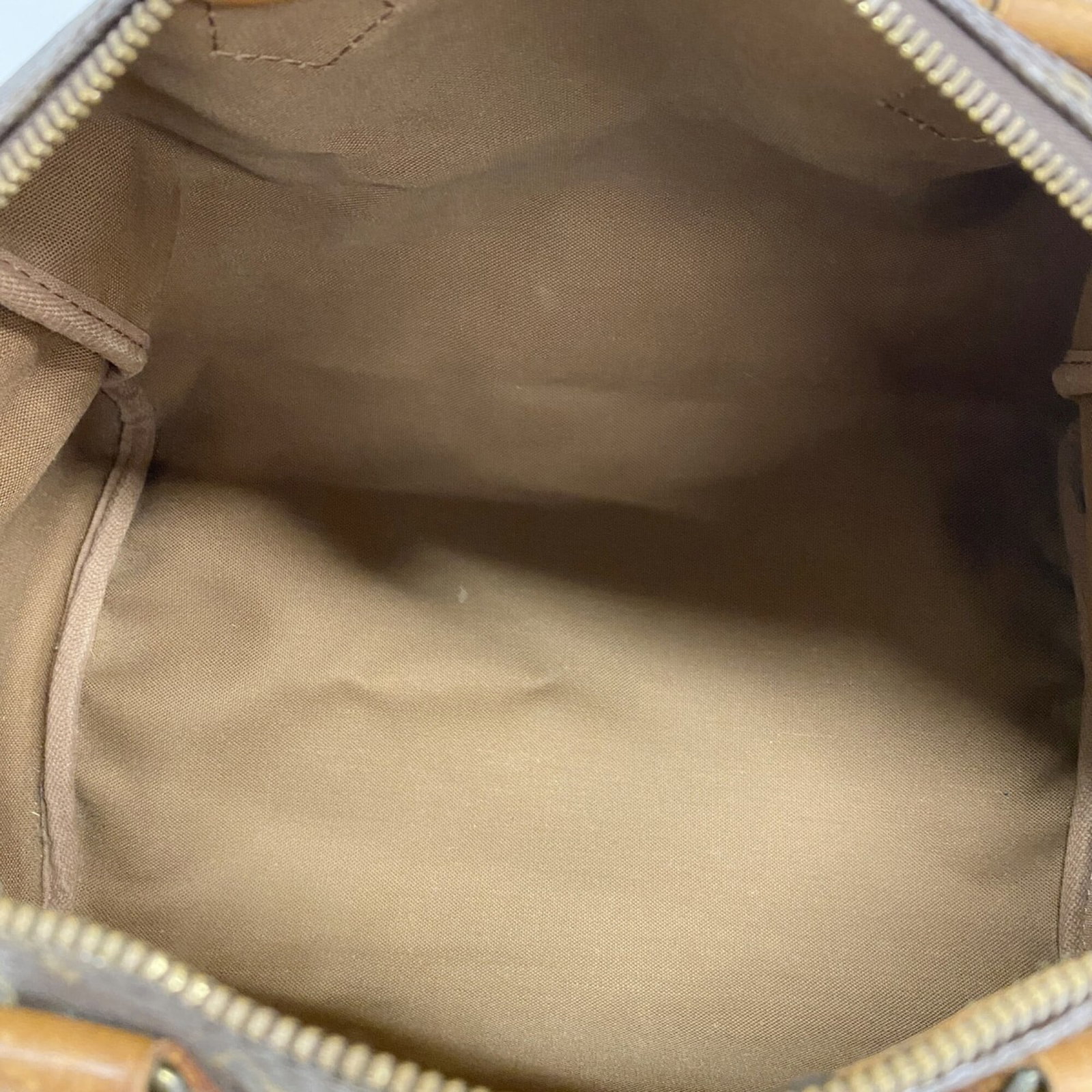 Louis Vuitton Handbag - 4