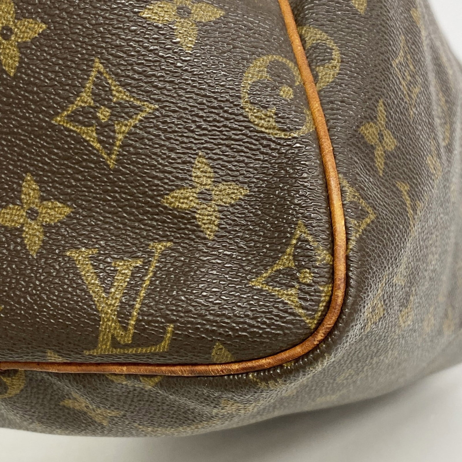 Louis Vuitton Handbag - 9