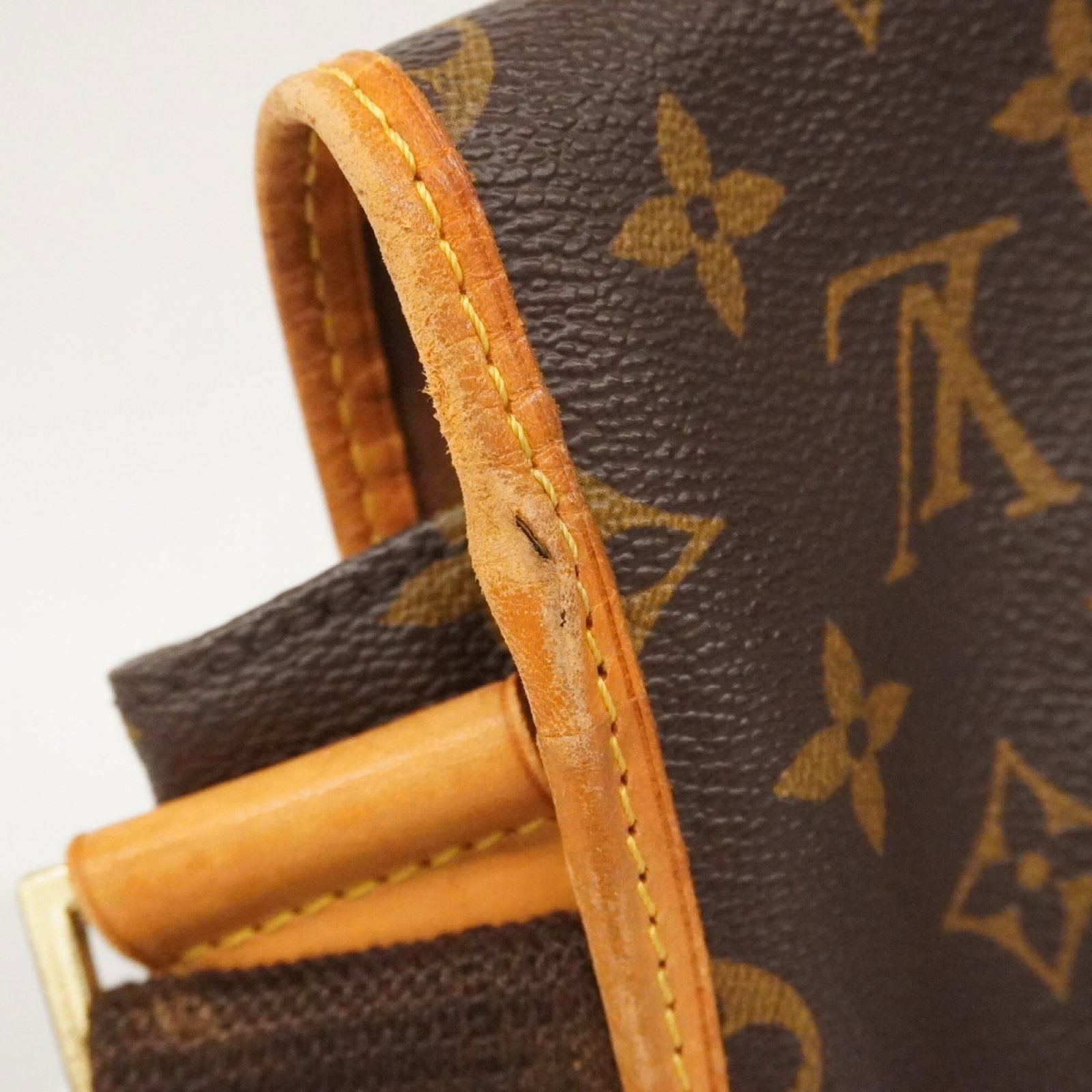 Shoulder bag by Louis Vuitton - 7
