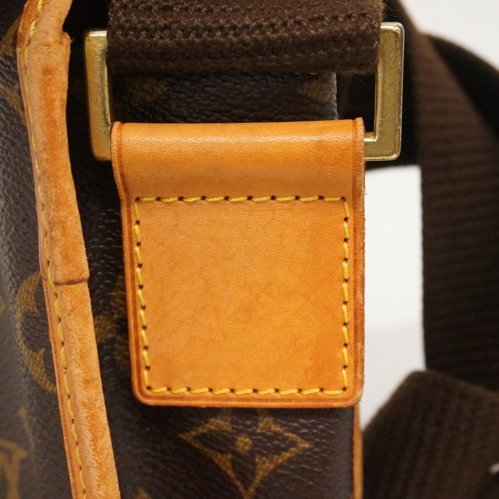 Shoulder bag by Louis Vuitton - 9