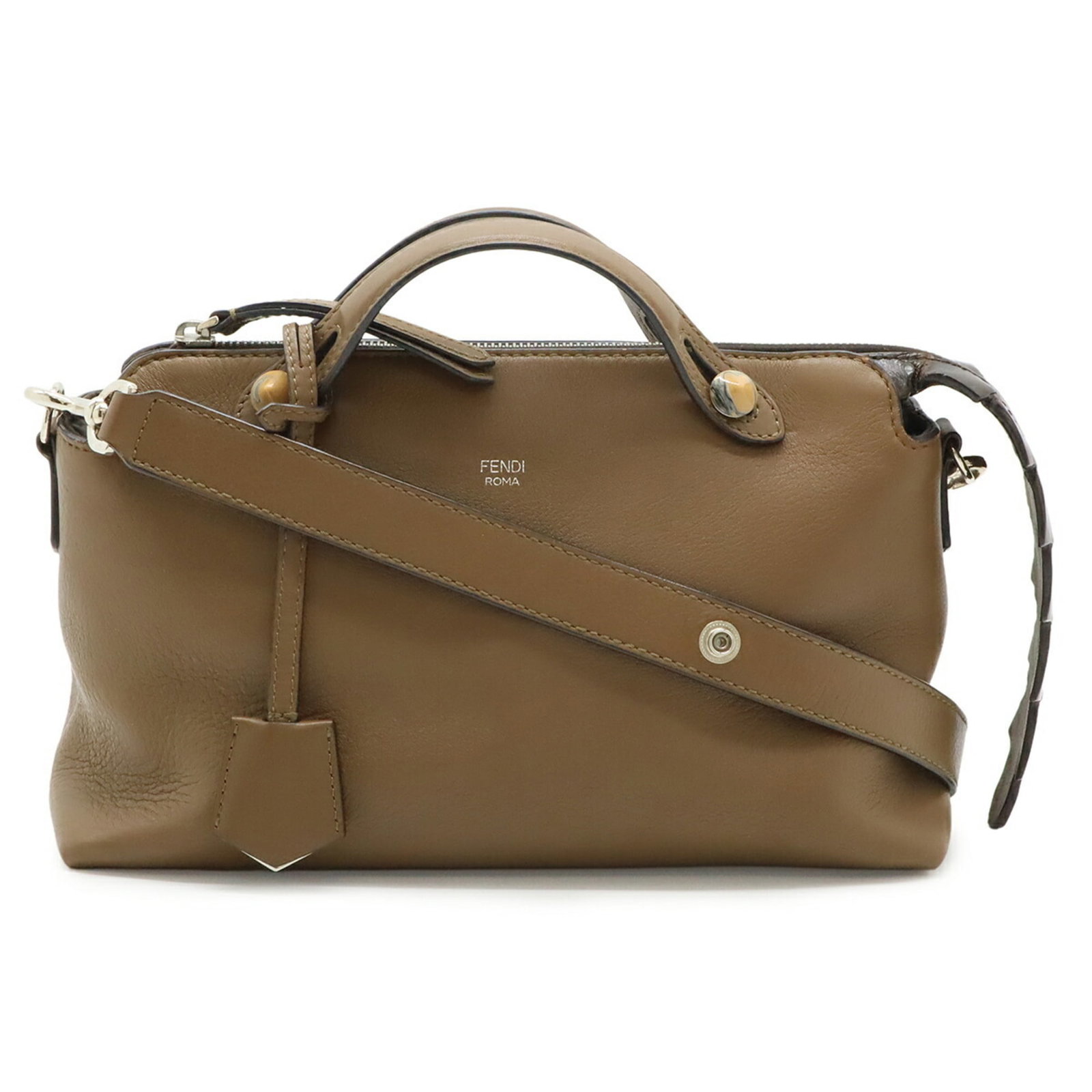 Handbag Leather Fendi Shoulder: Handbag Leather Fendi Shoulder The Fendi shoulder bag features high-quality leather in a rich brown color, with a classic design and spacious interior. Measuring 17cm x 27cm x 13cm, it has a sturdy