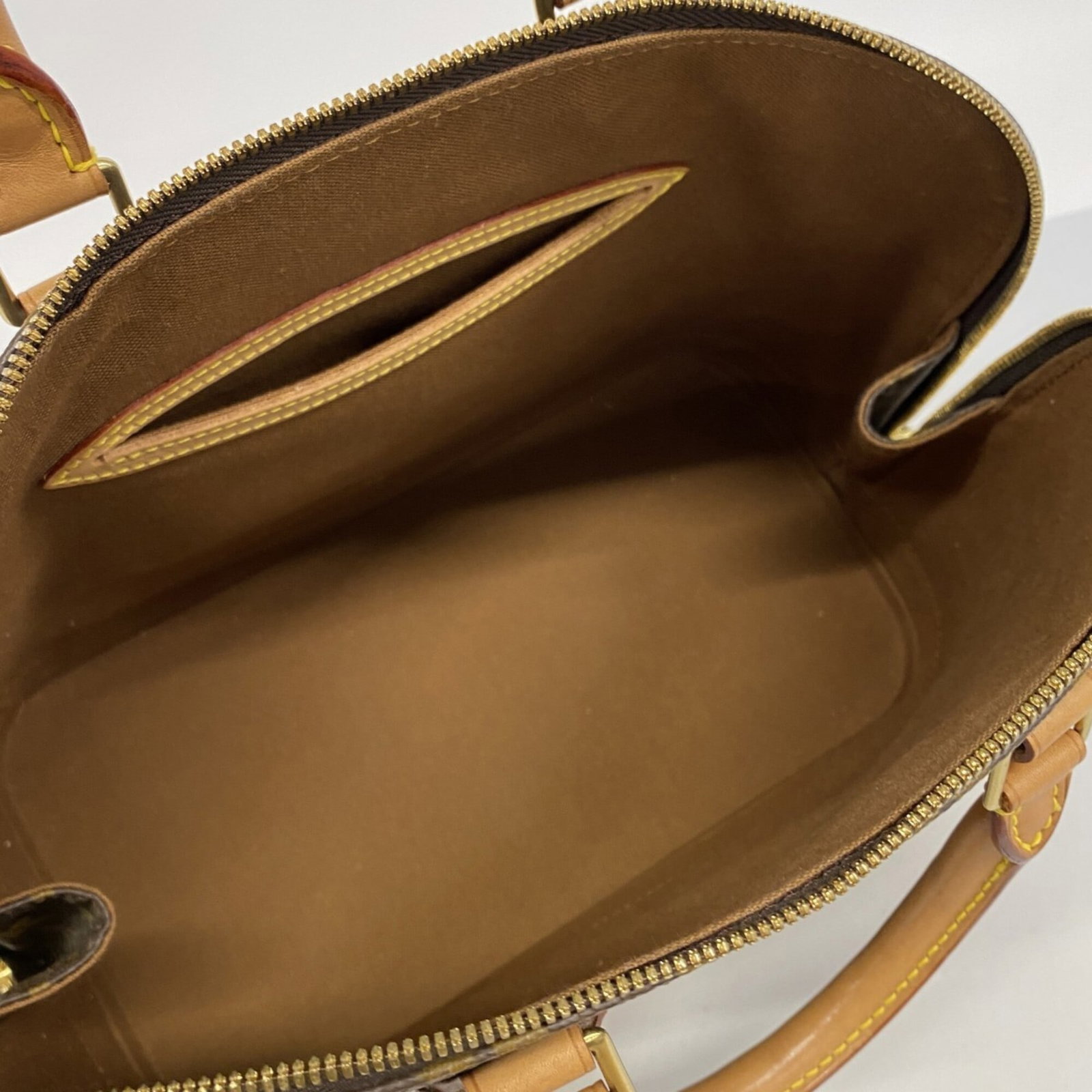 Louis Vuitton Handbag - 4