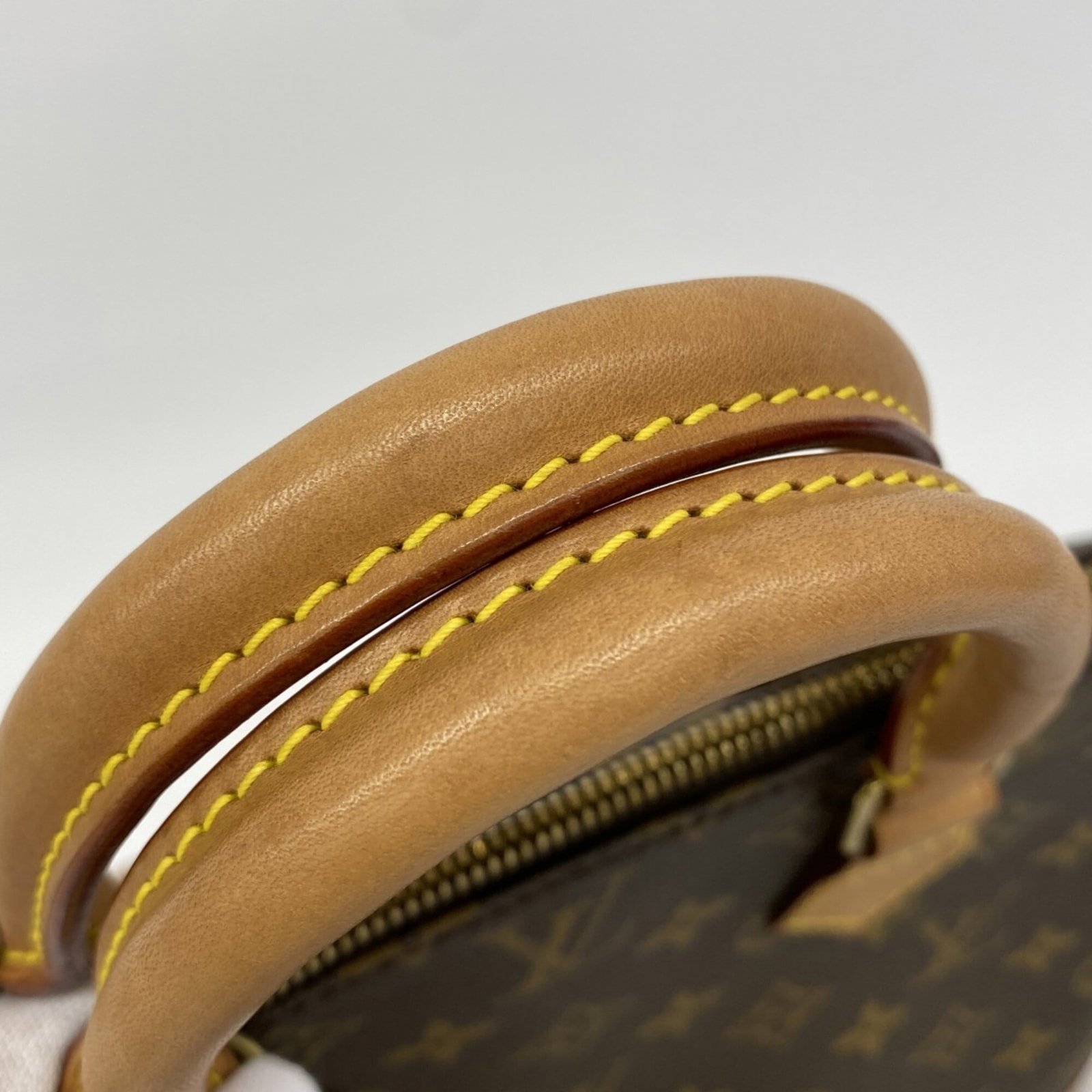 Louis Vuitton Handbag - 8