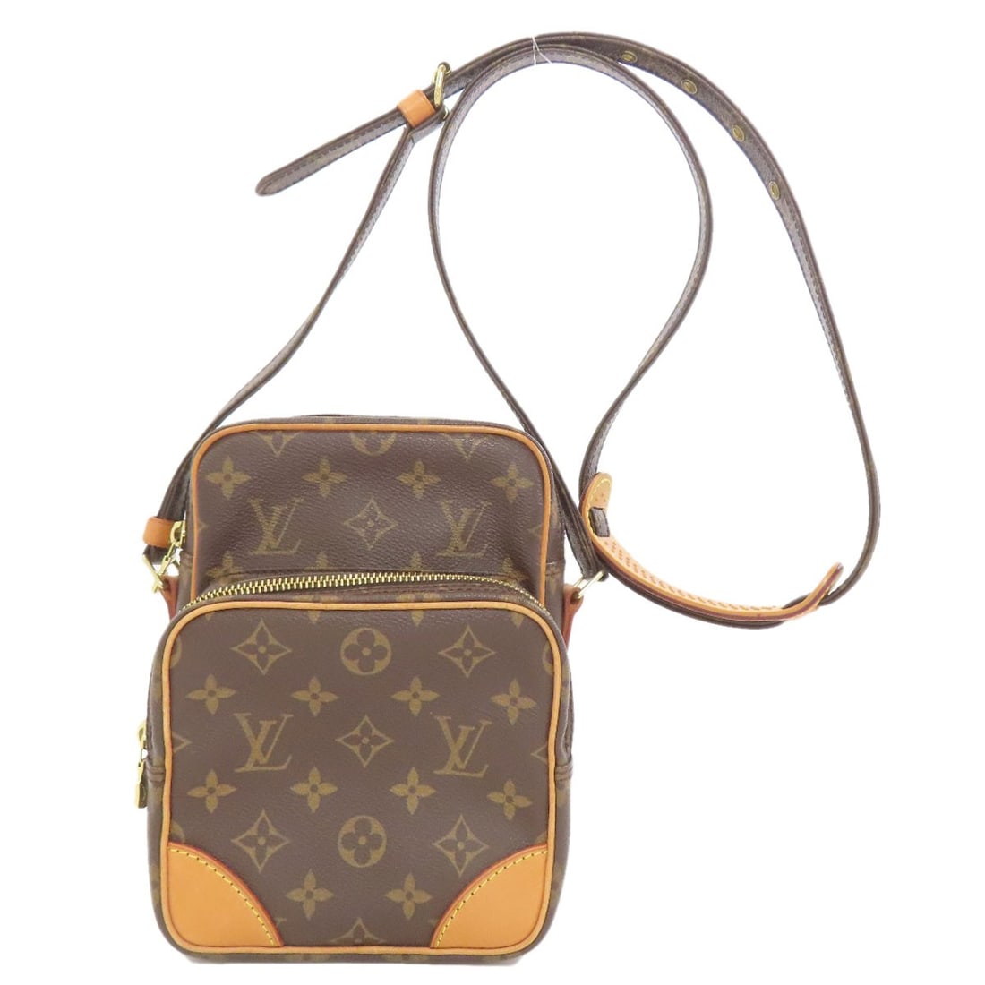 Louis Vuitton bag M45236 monogram canvas Amazon shoulder: Louis Vuitton bag M45236 monogram canvas Amazon shoulder Brown monogram canvas shoulder bag from LOUIS VUITTON, featuring the iconic M45236 style. This classic design showcases the signature LV monogr